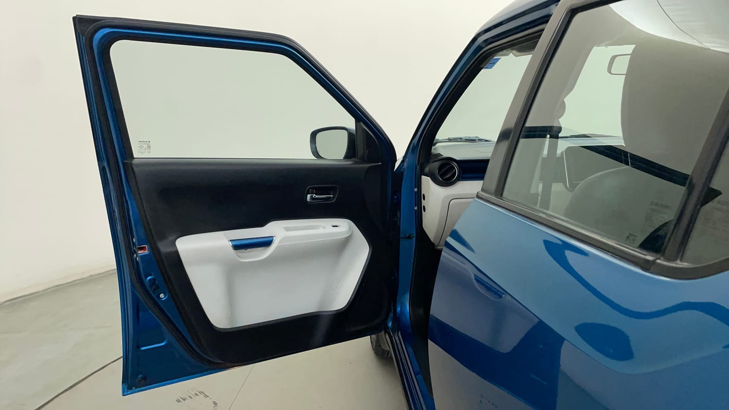 Used 2017 Maruti Suzuki Ignis Alpha 1.2 MT Petrol Manual interior LEFT FRONT DOOR OPEN VIEW