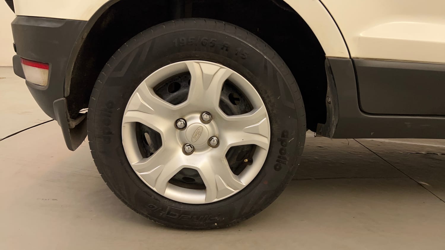 Used 2014 Ford EcoSport Trend 1.5 TDCi Diesel Manual tyres RIGHT REAR TYRE RIM VIEW
