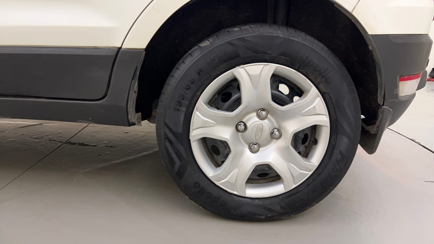 Used 2014 Ford EcoSport Trend 1.5 TDCi Diesel Manual tyres LEFT REAR TYRE RIM VIEW