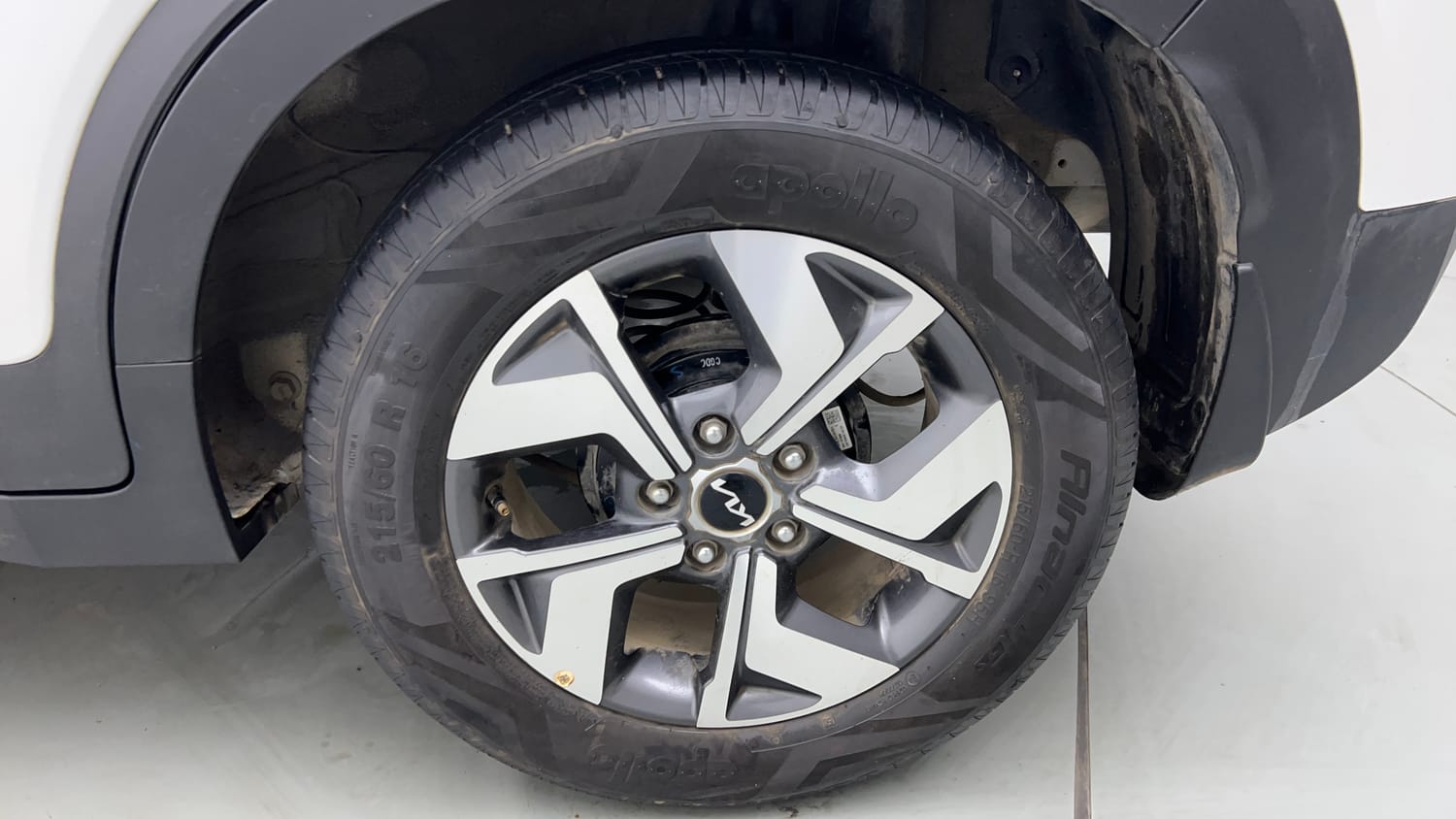 Used 2023 Kia Sonet HTX 1.0 Turbo Petrol DCT Petrol Automatic tyres LEFT REAR TYRE RIM VIEW