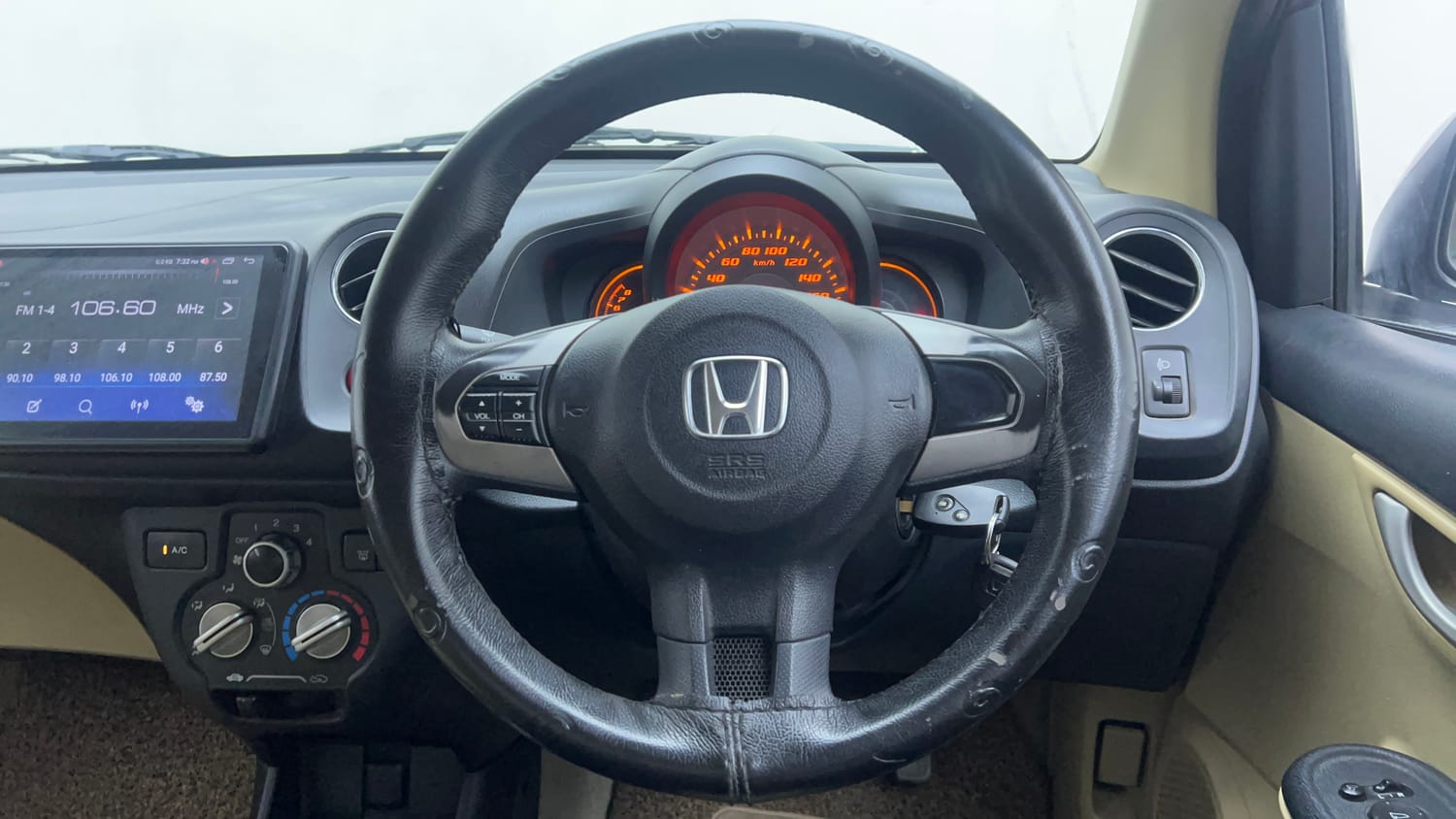 Used 2014 Honda Amaze 1.2 VX i-VTEC Petrol Manual interior STEERING VIEW