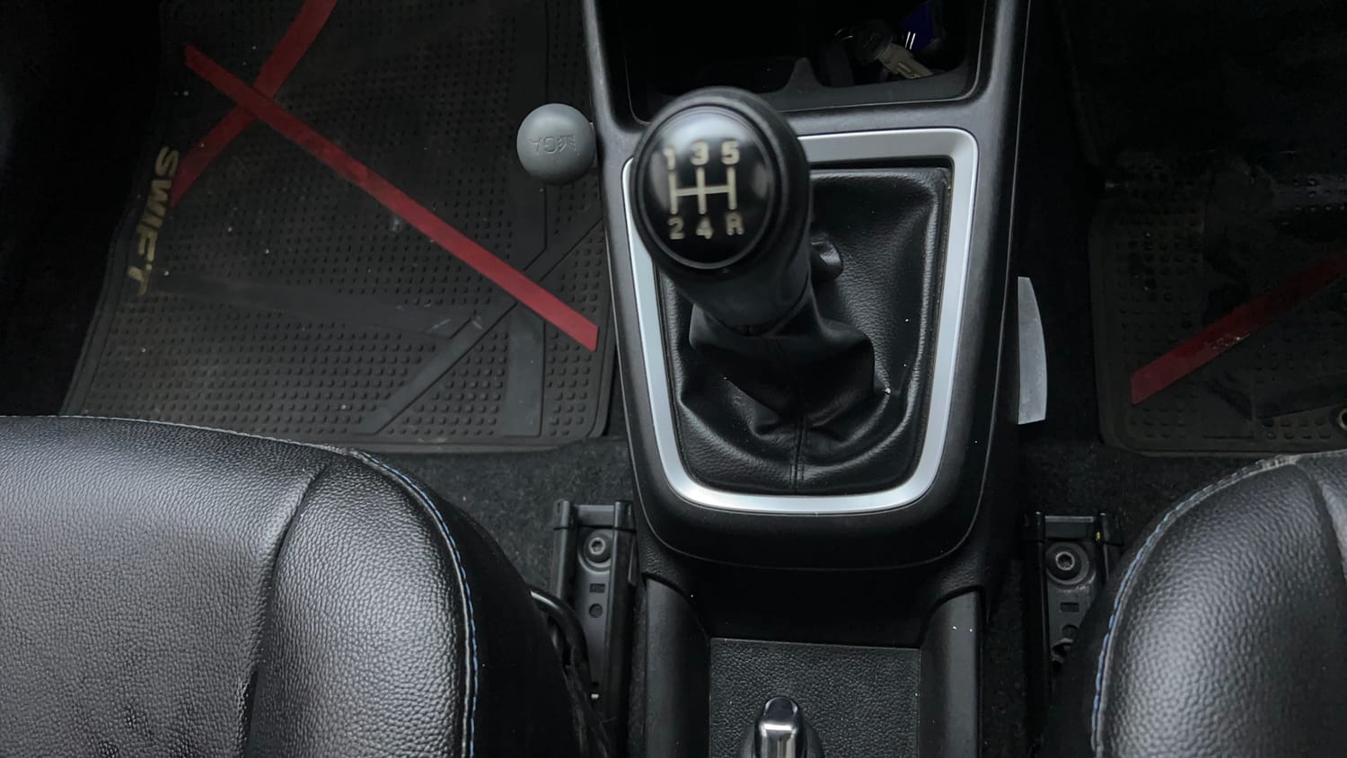 Used 2019 Maruti Suzuki Swift ZXi Petrol Manual interior GEAR  KNOB VIEW