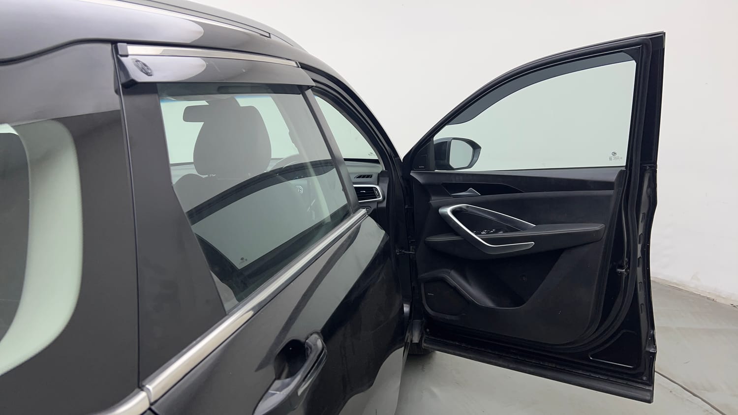 Used 2019 MG Motors Hector Sharp Hybrid 1.5 Petrol Hybrid Manual interior RIGHT FRONT DOOR OPEN VIEW