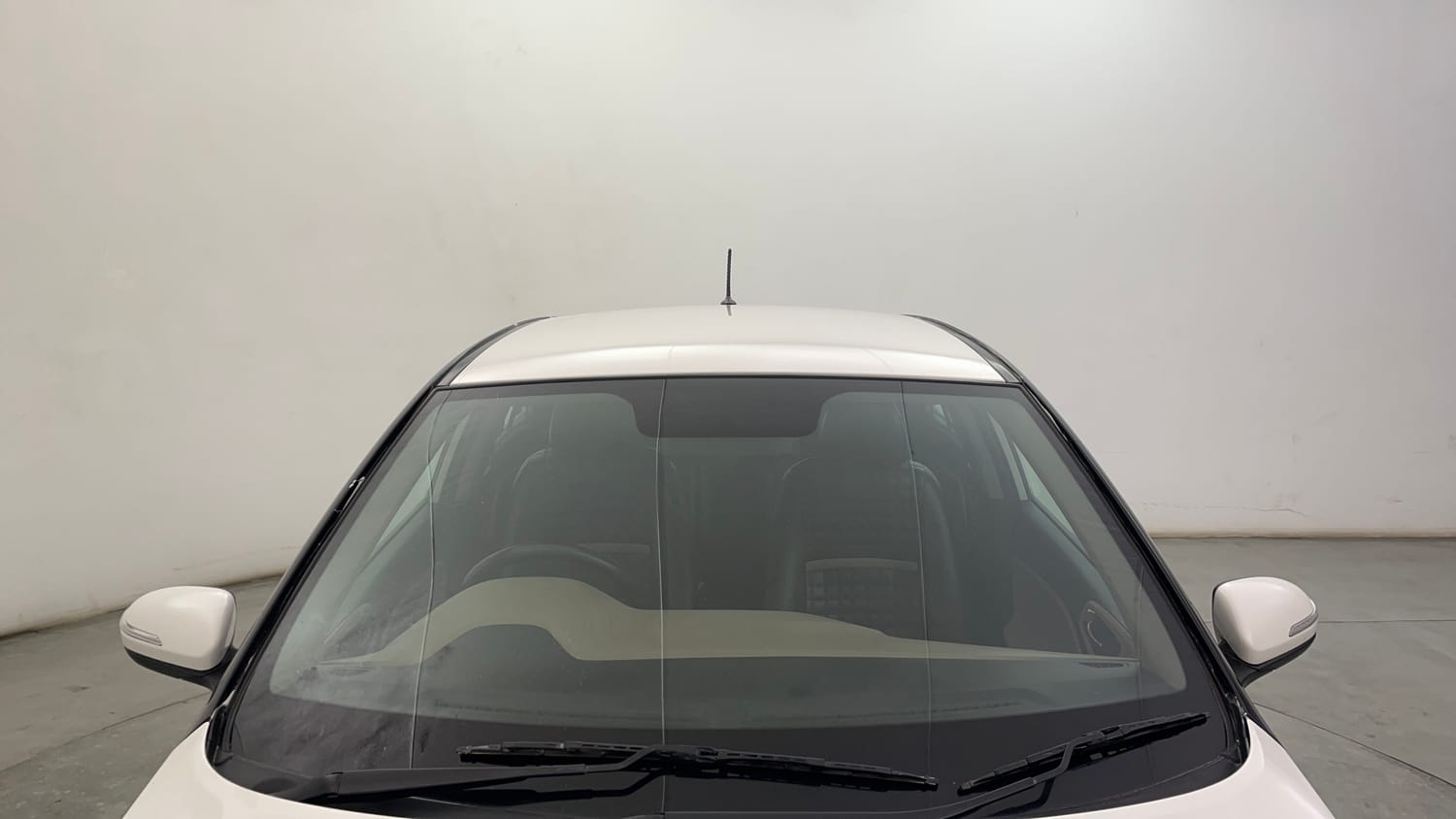 Used 2018 Hyundai Elite i20 Asta 1.2 (O) Petrol Manual exterior FRONT WINDSHIELD VIEW