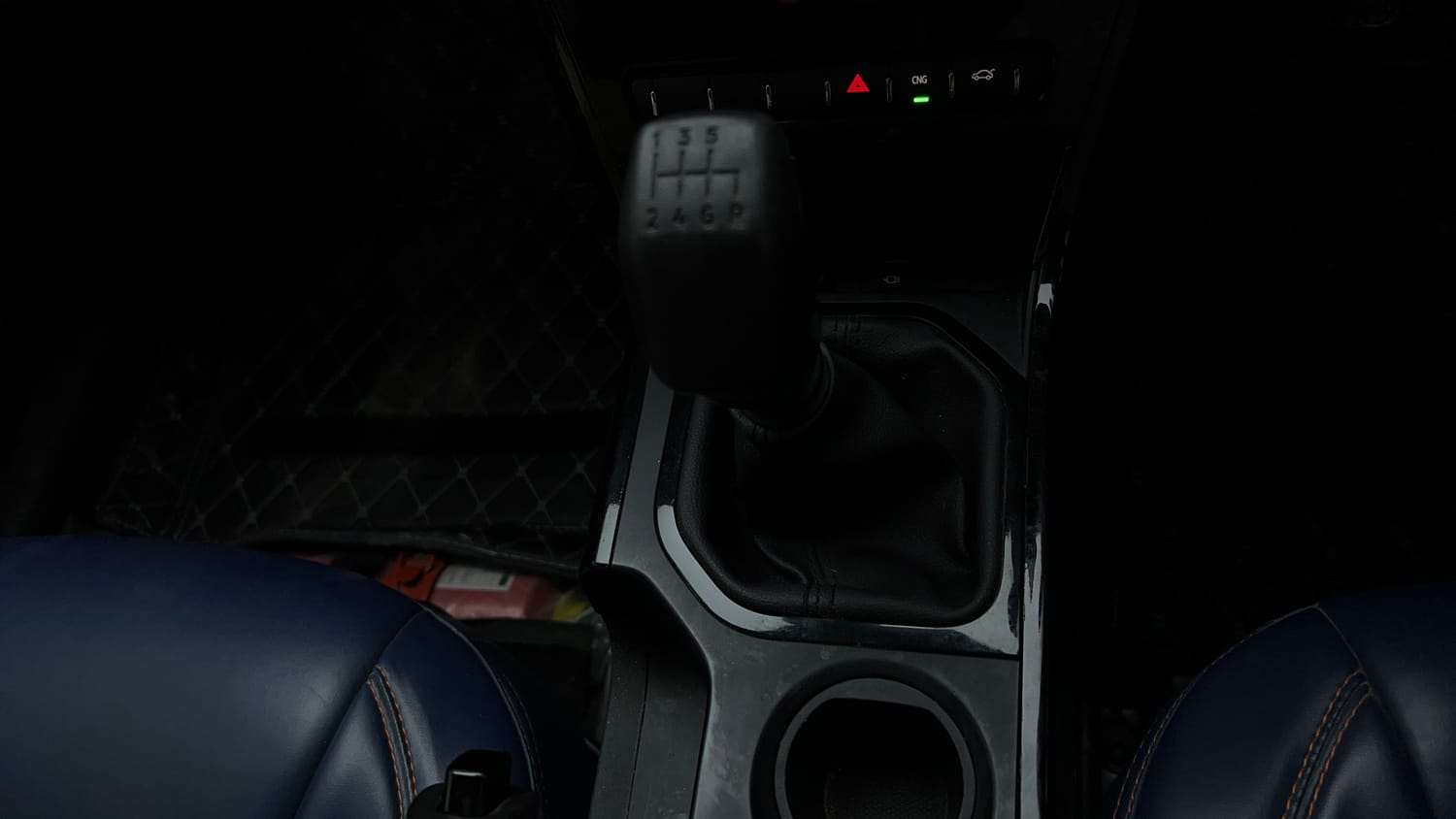 Used 2025 Tata Nexon Pure Plus (S) 1.2 iCNG 6MT Cng Manual interior GEAR  KNOB VIEW