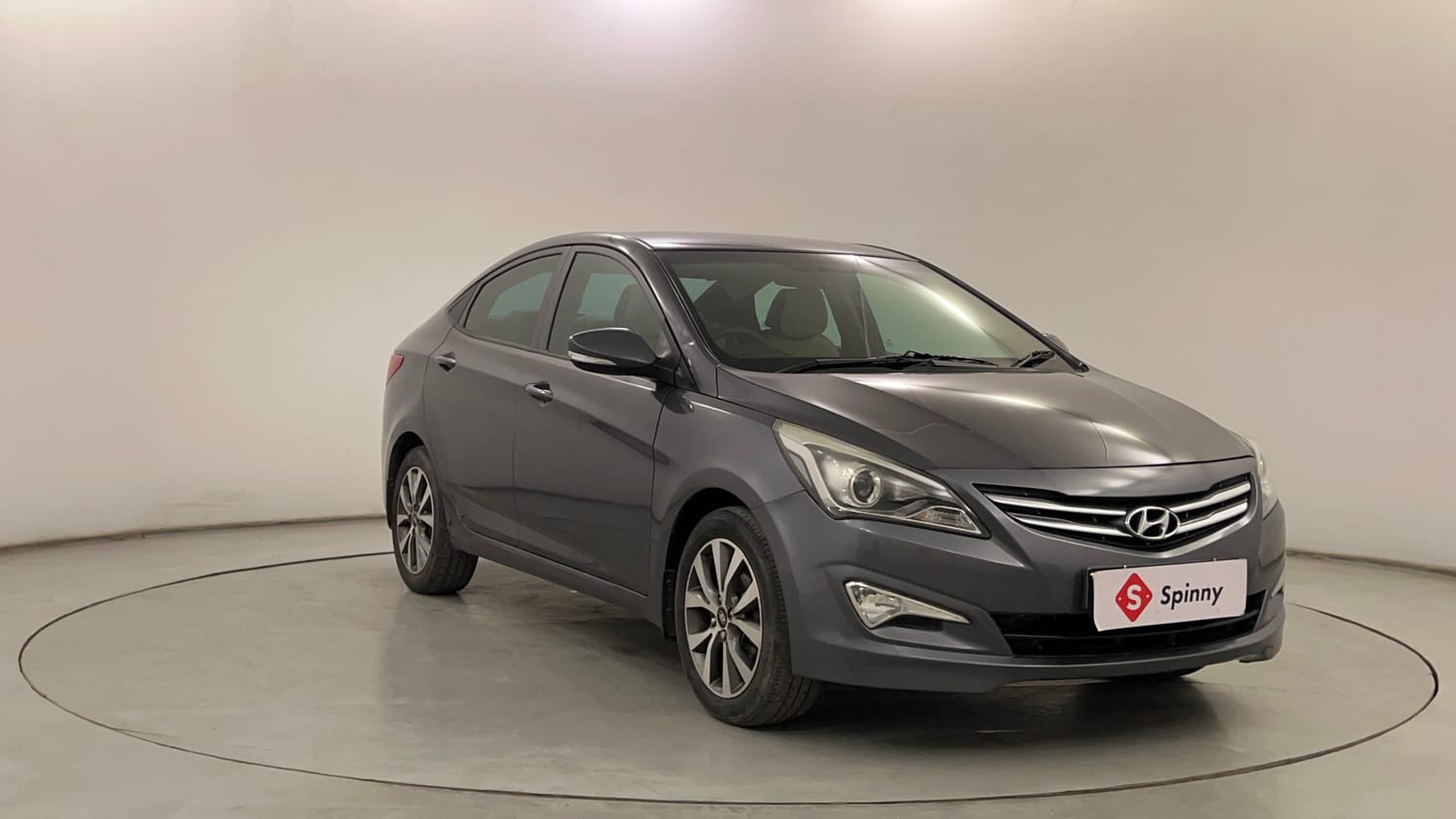 Used 2016 Hyundai Verna 1.6 VTVT SX Petrol Manual exterior RIGHT FRONT CORNER VIEW