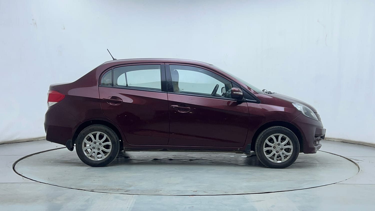 Used 2014 Honda Amaze 1.2 VX i-VTEC Petrol Manual exterior RIGHT SIDE VIEW