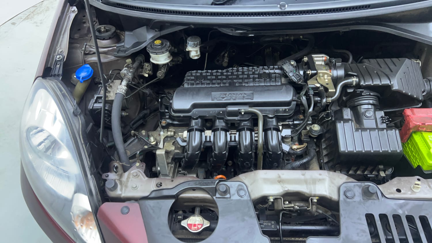 Used 2014 Honda Amaze 1.2 VX i-VTEC Petrol Manual engine ENGINE RIGHT SIDE VIEW