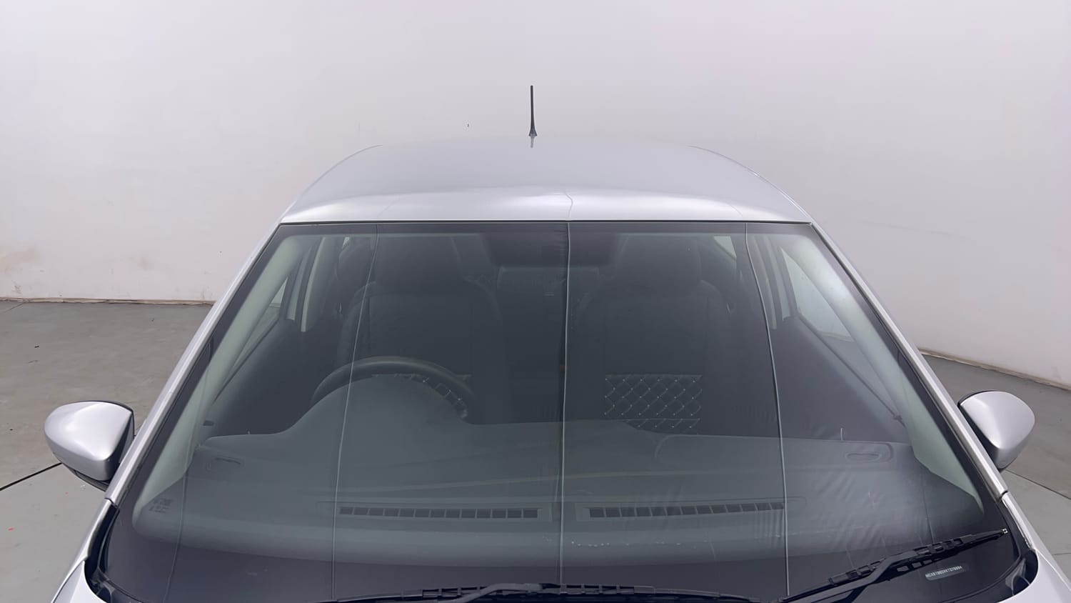 Used 2019 Volkswagen Ameo Trendline 1.0L (P) Petrol Manual exterior FRONT WINDSHIELD VIEW