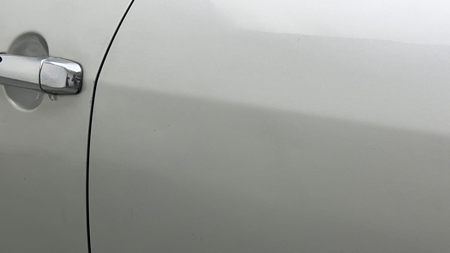 Used 2017 Maruti Suzuki Swift Lxi (O) Petrol Manual dents MINOR SCRATCH