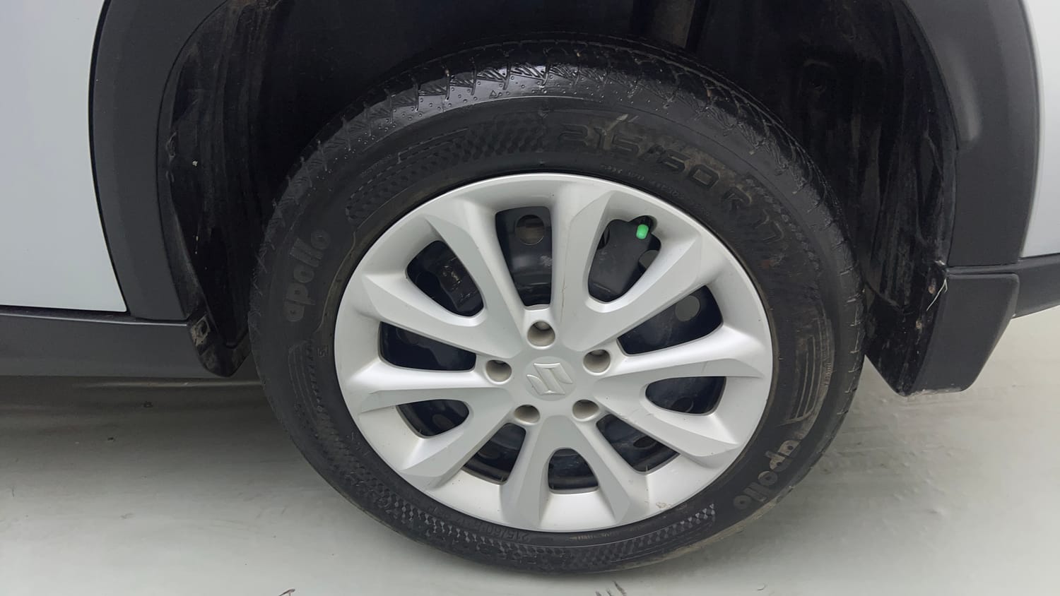 Used 2024 Maruti Suzuki Grand Vitara Delta Smart Hybrid Petrol Manual tyres LEFT REAR TYRE RIM VIEW