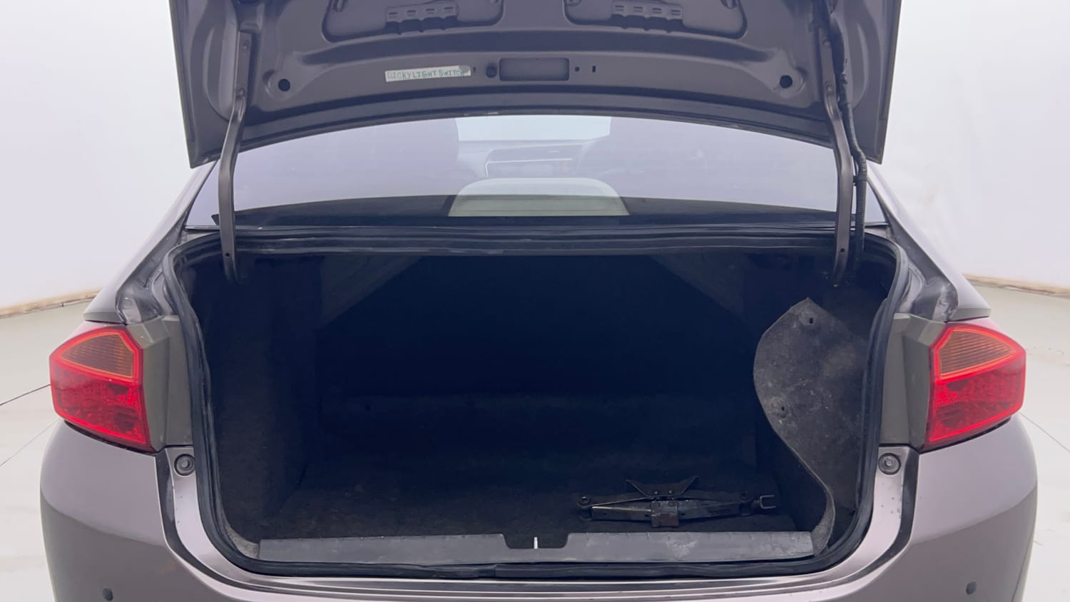 Used 2014 Honda City SV Petrol Manual interior DICKY INSIDE VIEW