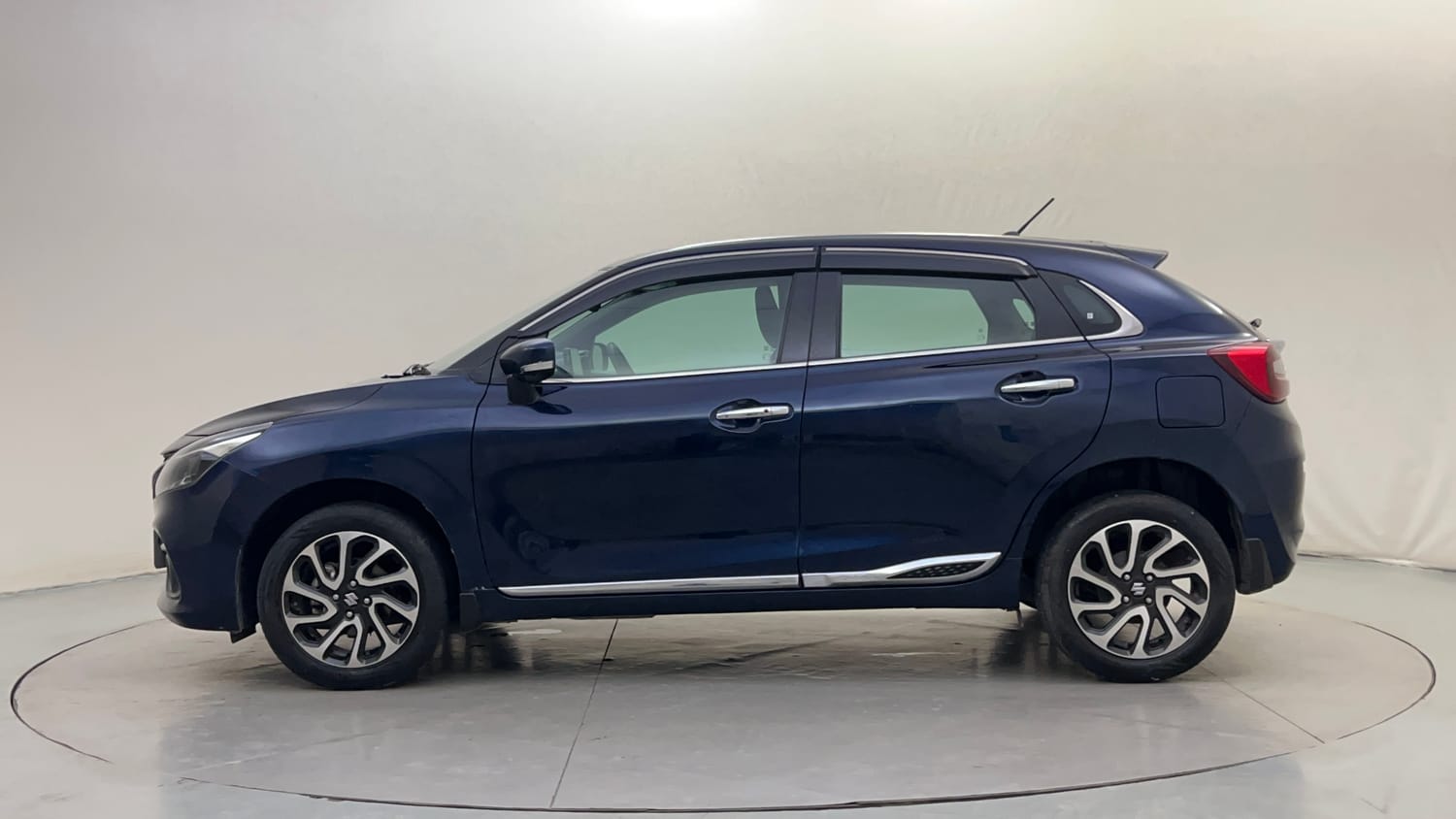 Used 2022 Maruti Suzuki Baleno Alpha MT Petrol Manual exterior LEFT SIDE VIEW