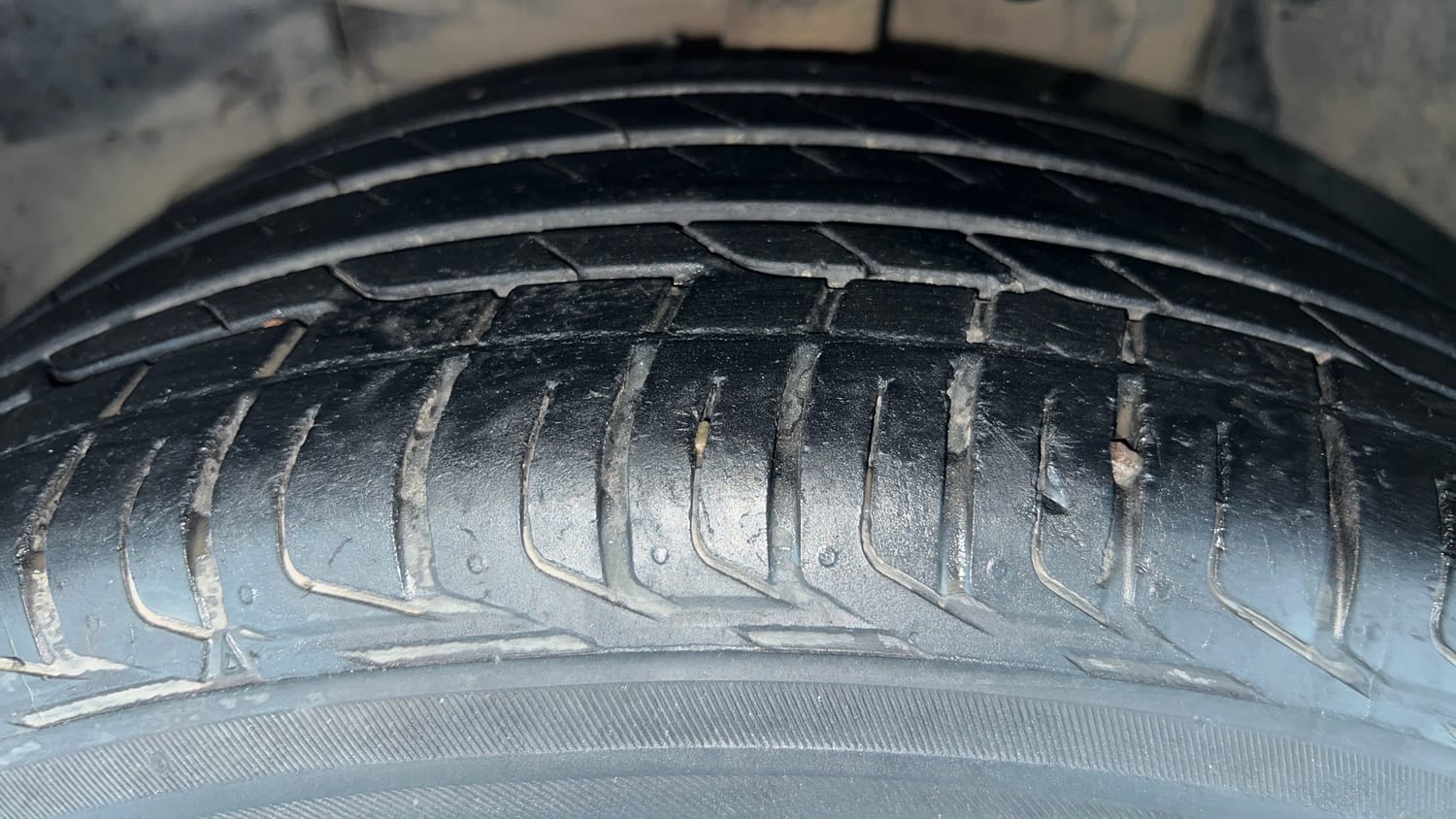 Used 2021 Tata Nexon XZA Plus Petrol Automatic tyres LEFT FRONT TYRE TREAD VIEW