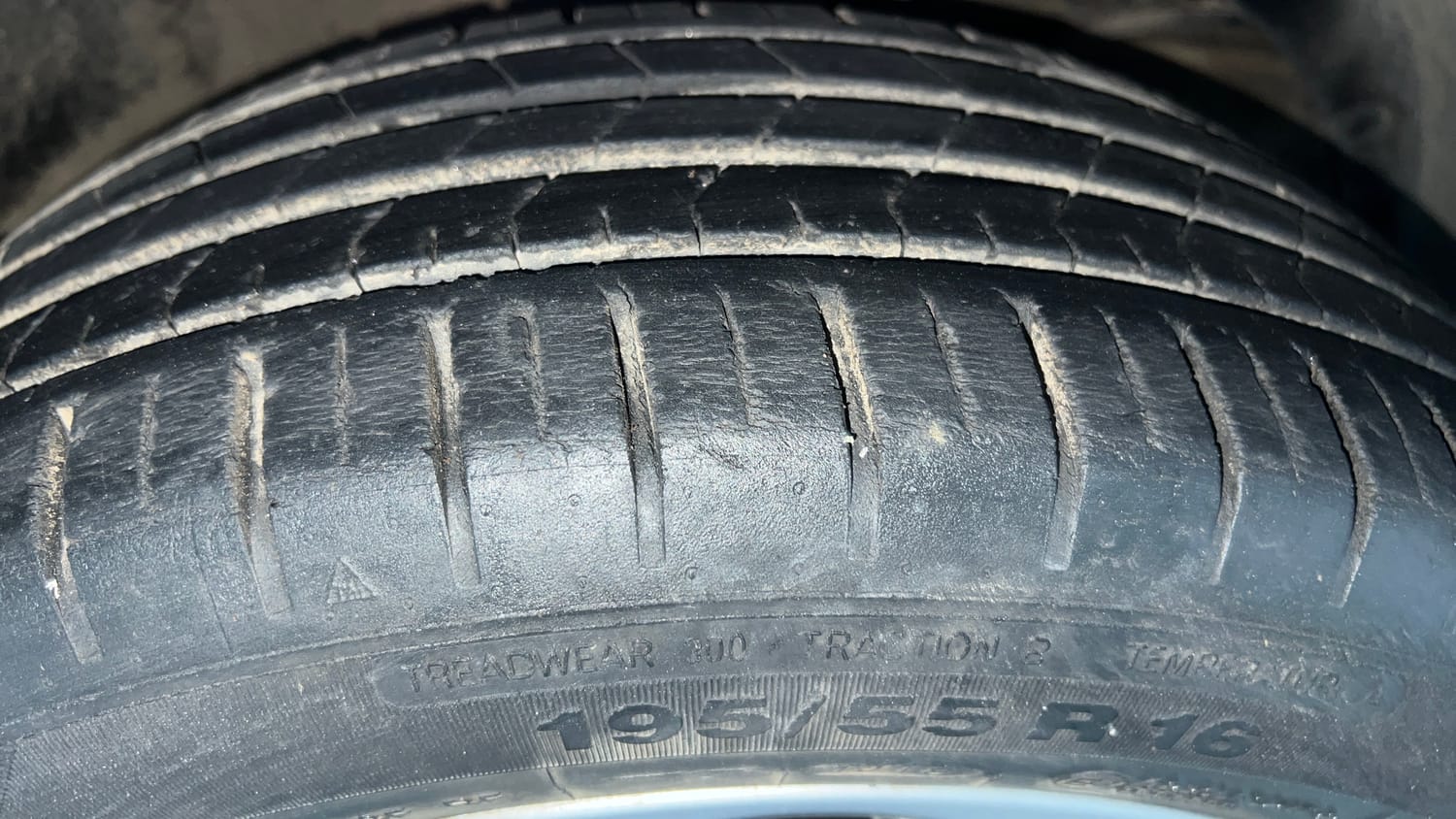 Used 2018 Maruti Suzuki Baleno Zeta 1.2 Petrol Manual tyres RIGHT FRONT TYRE TREAD VIEW
