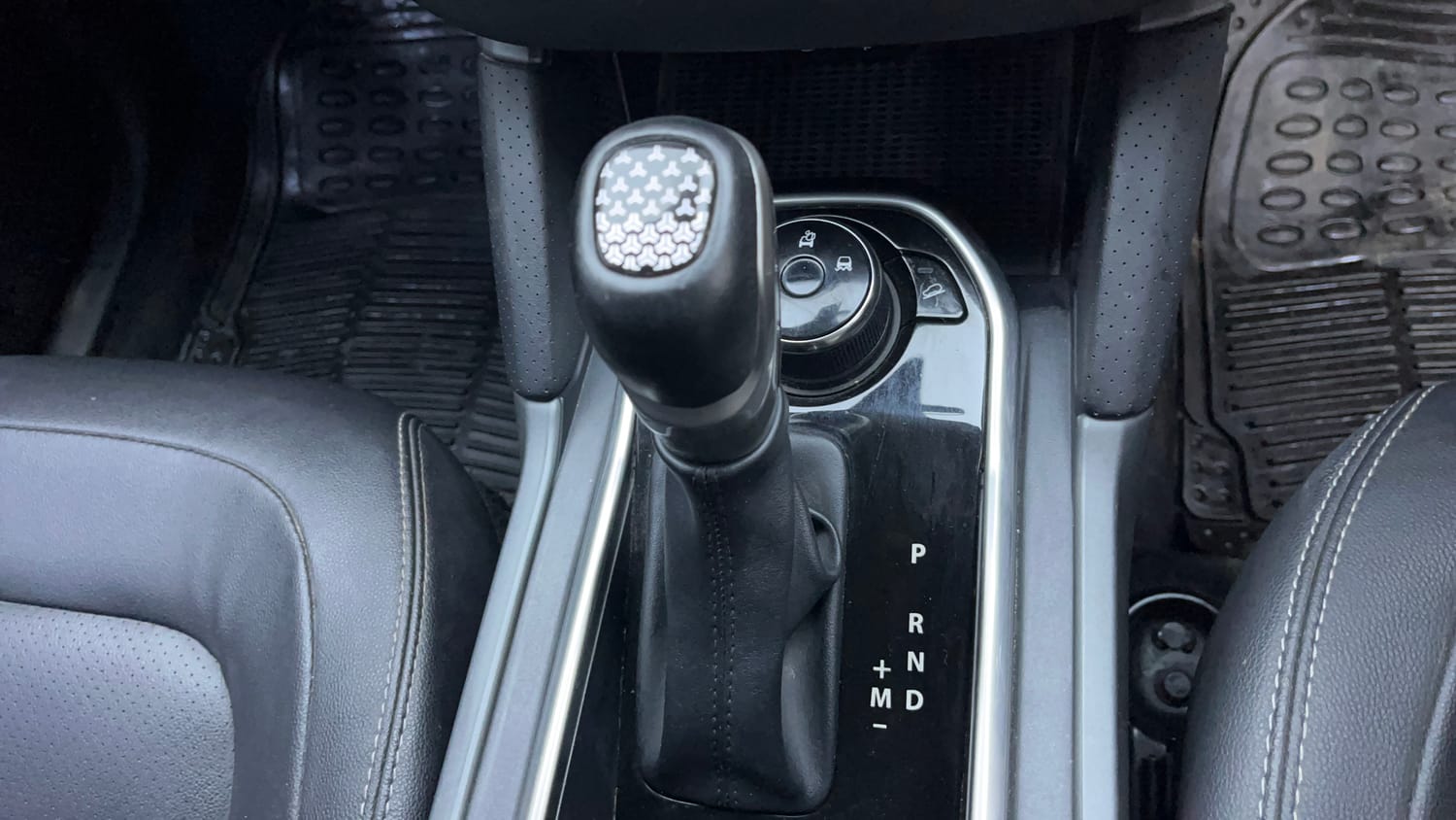 Used 2021 Tata Harrier XZA Plus Dark Edition Diesel Automatic interior GEAR  KNOB VIEW