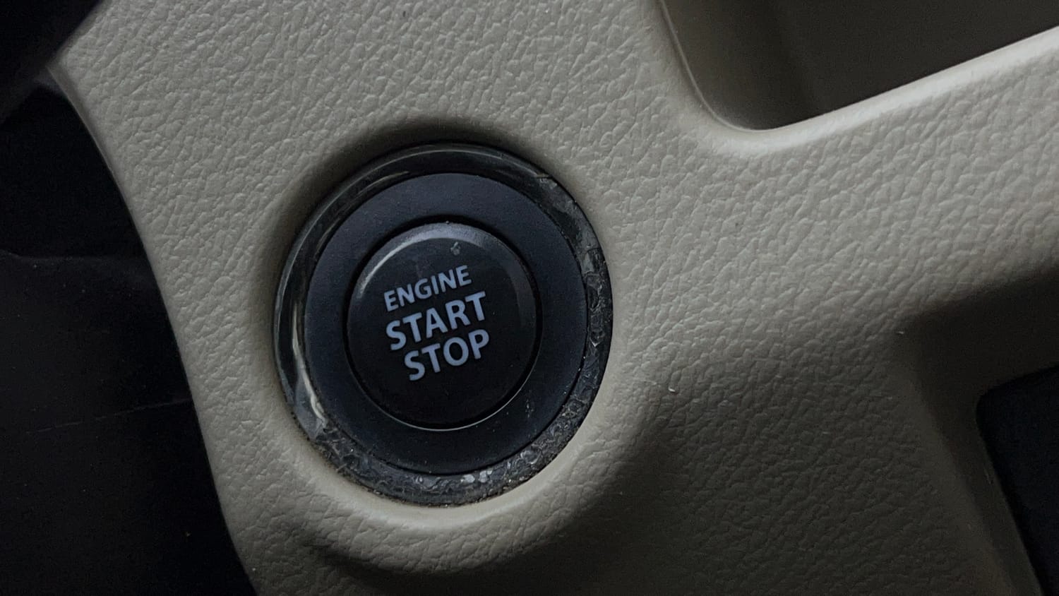 Used 2016 Maruti Suzuki Ciaz ZXI+ AT Petrol Automatic top_features Keyless start
