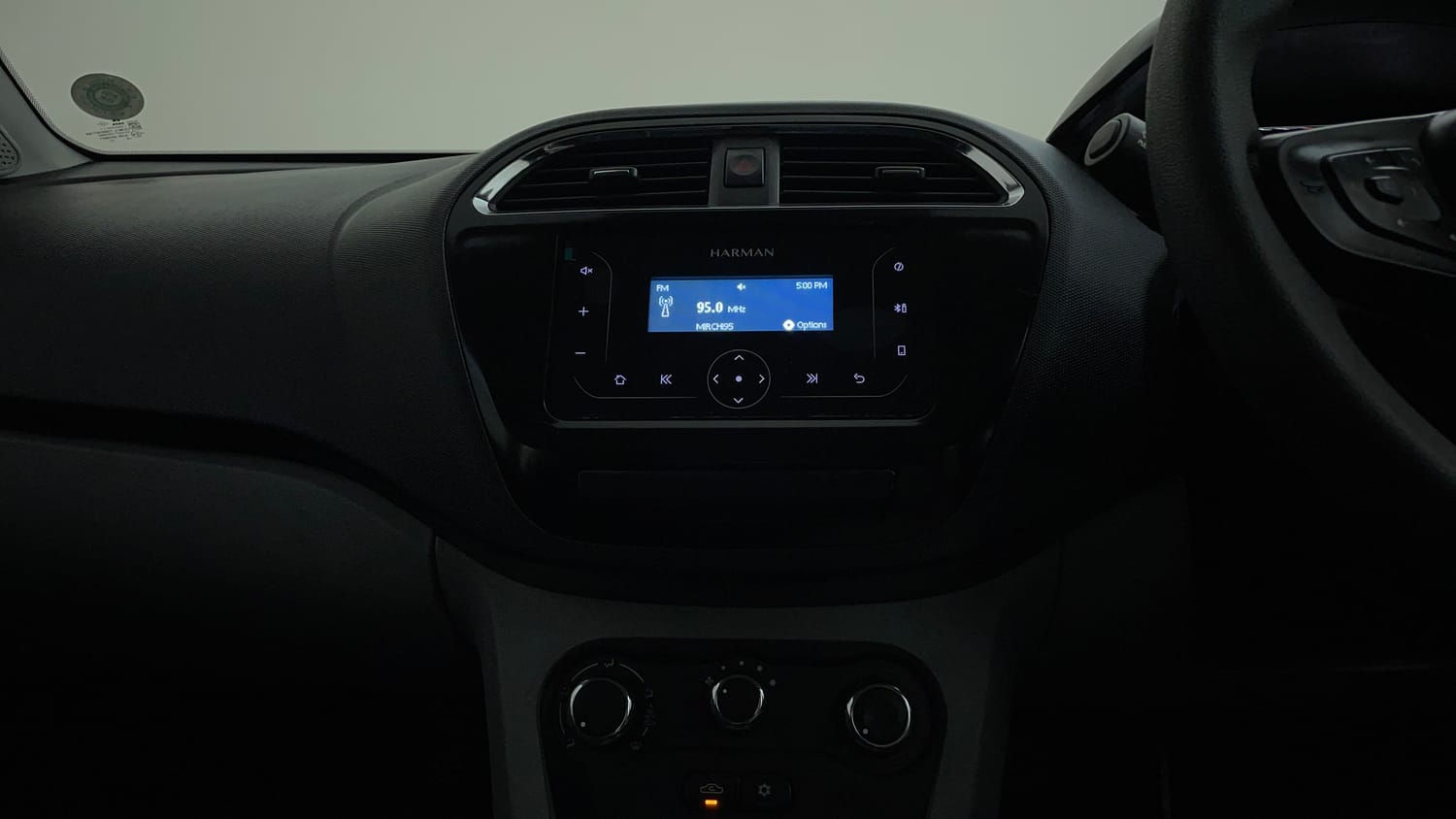 Used 2023 Tata Tiago XTA Petrol Automatic interior MUSIC SYSTEM & AC CONTROL VIEW