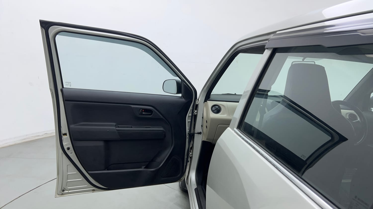 Used 2020 Maruti Suzuki Wagon R LXi 1.0 CNG Cng Manual interior LEFT FRONT DOOR OPEN VIEW