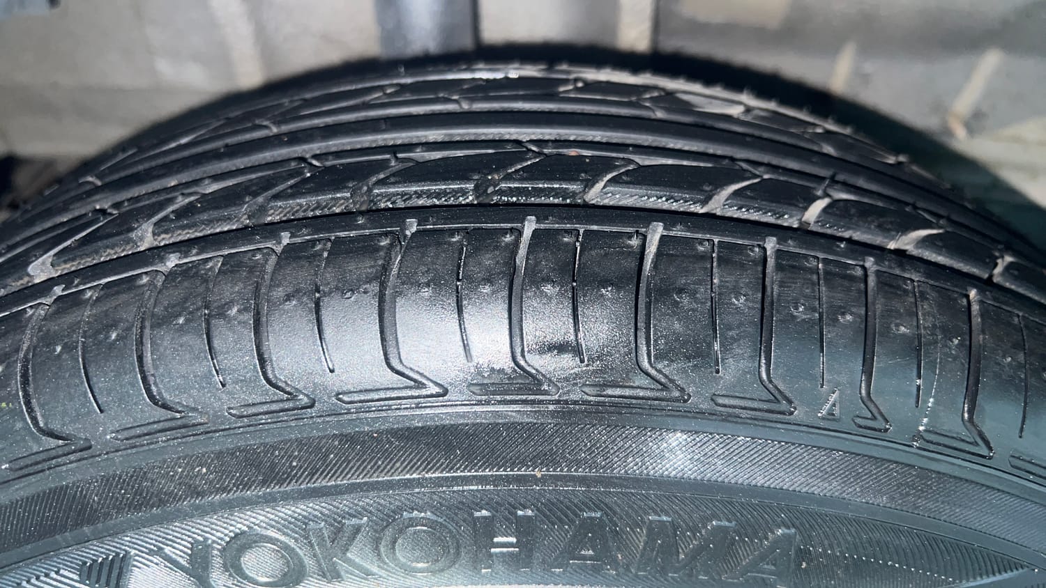 Used 2017 Tata Tiago Revotron XM Petrol Manual tyres RIGHT REAR TYRE TREAD VIEW