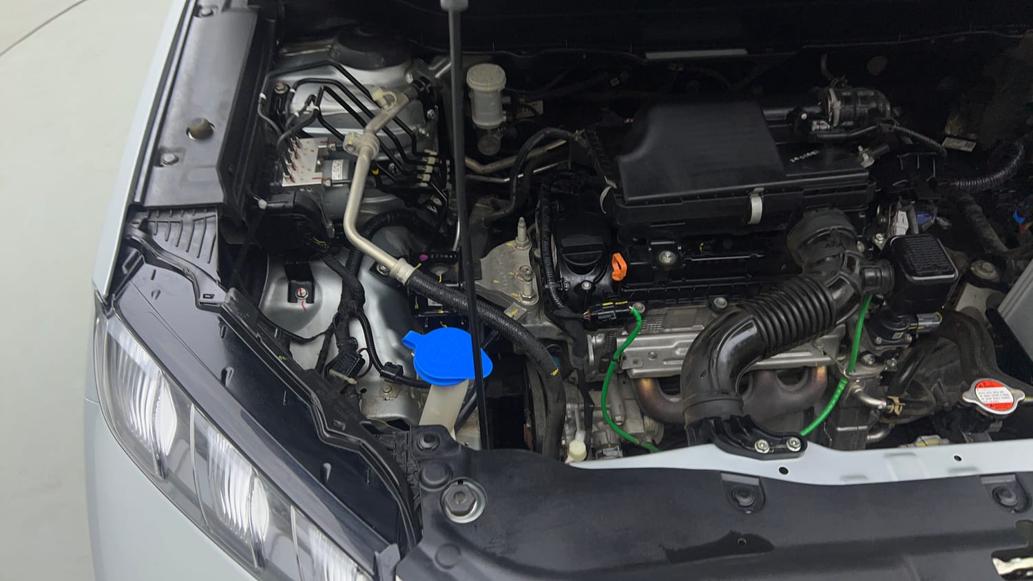 Used 2024 Maruti Suzuki Grand Vitara Delta Smart Hybrid Petrol Manual engine ENGINE RIGHT SIDE VIEW
