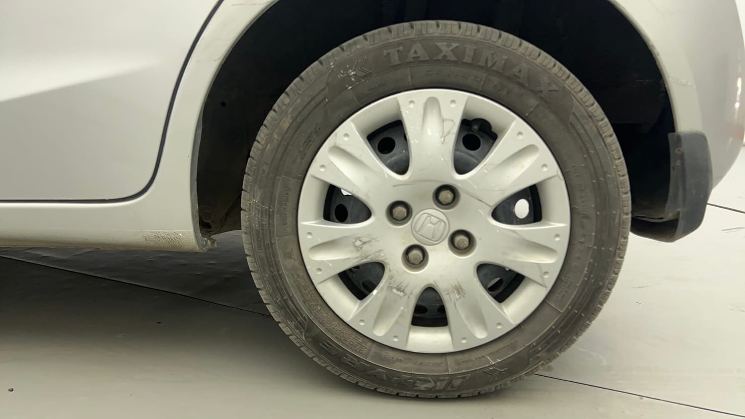 Used 2017 Honda Brio S MT Petrol Manual tyres LEFT REAR TYRE RIM VIEW