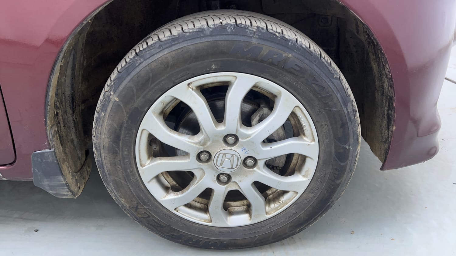 Used 2014 Honda Amaze 1.2 VX i-VTEC Petrol Manual tyres RIGHT FRONT TYRE RIM VIEW