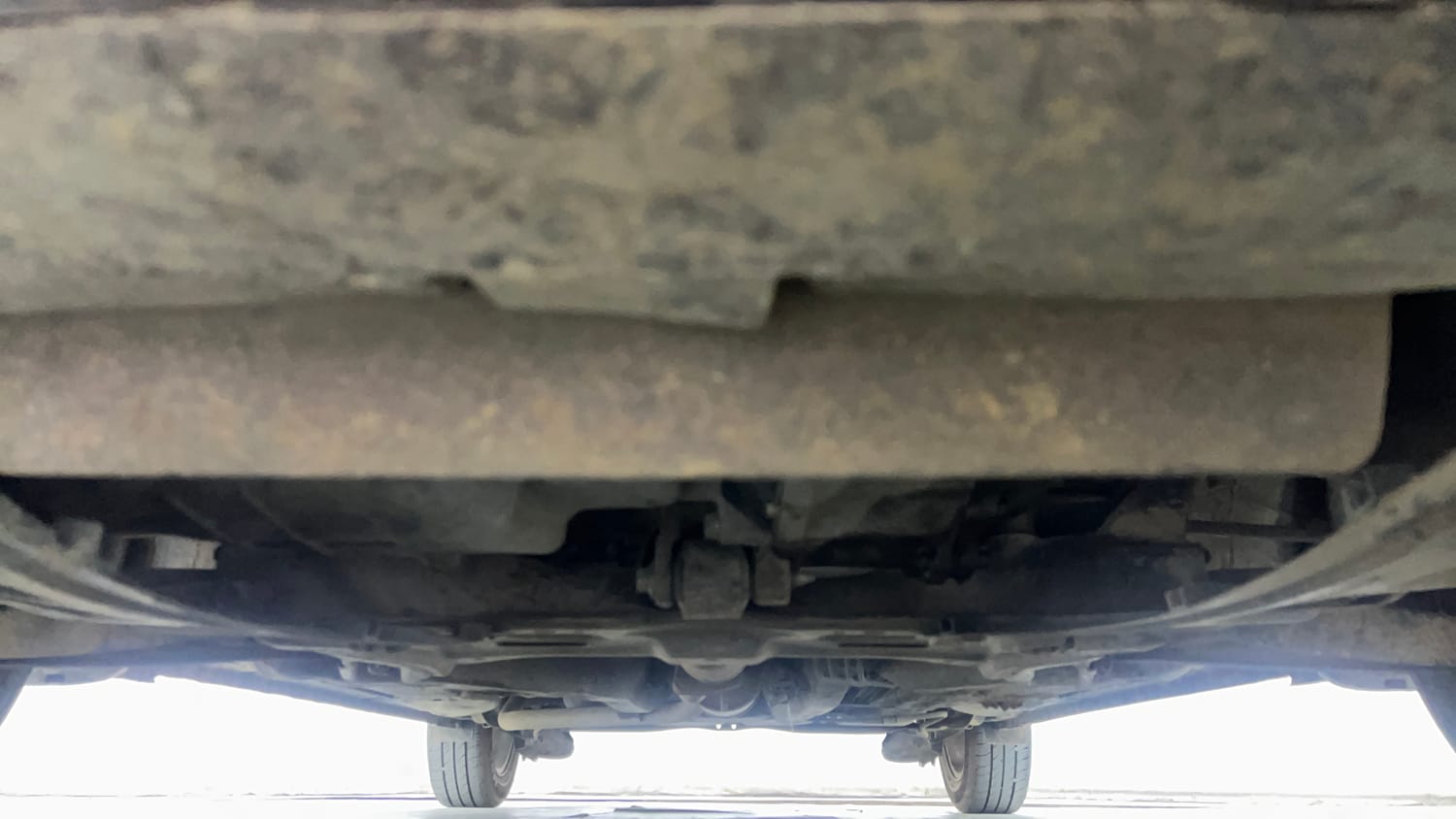 Used 2014 Honda Amaze 1.2 VX i-VTEC Petrol Manual extra FRONT LEFT UNDERBODY VIEW