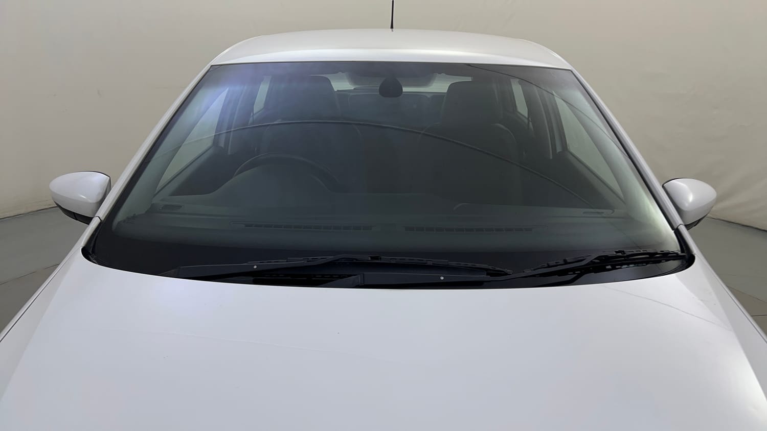 Used 2018 Volkswagen Polo Highline Plus 1.2( P)16 Alloy Petrol Manual exterior FRONT WINDSHIELD VIEW