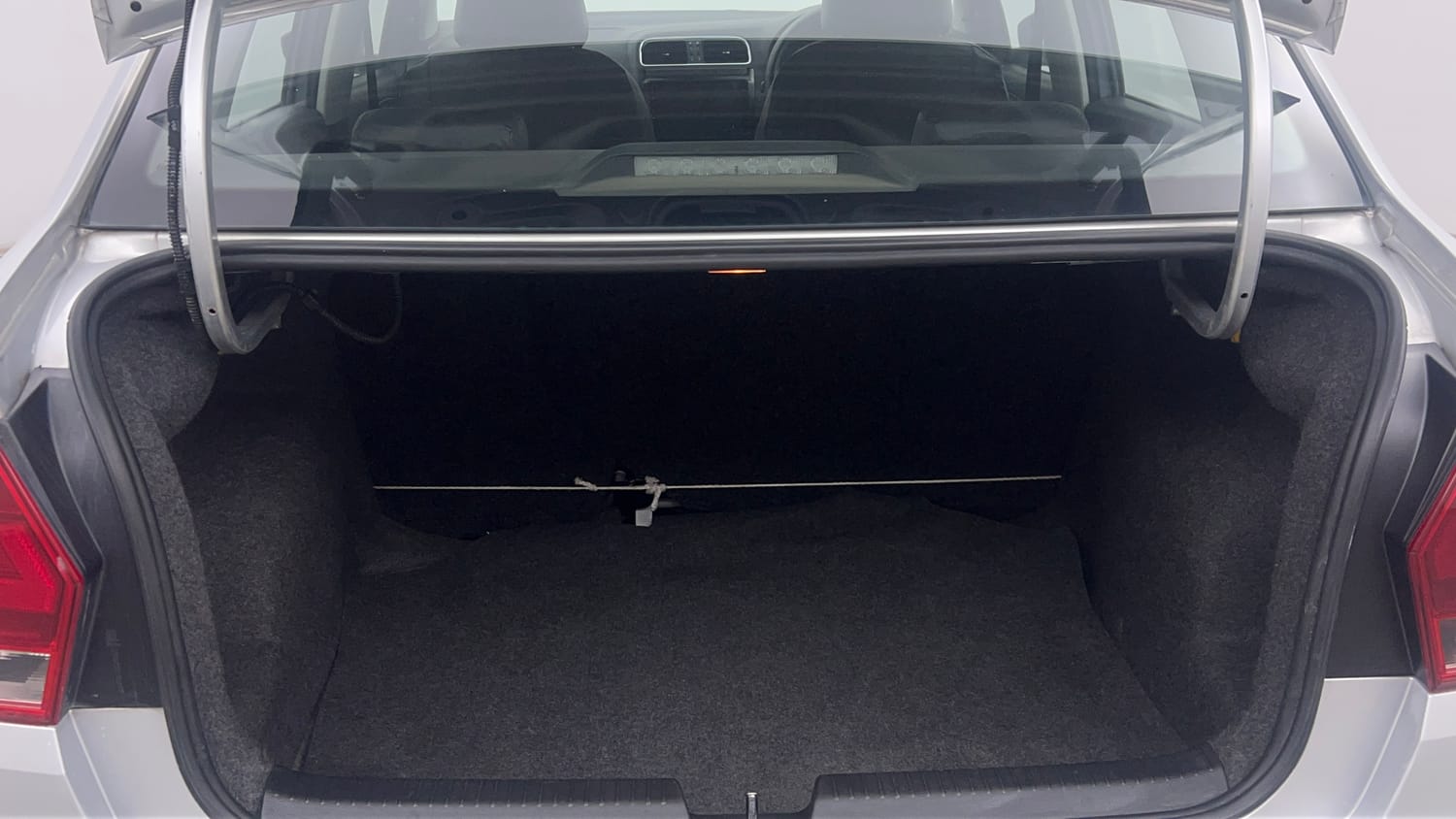 Used 2019 Volkswagen Ameo Trendline 1.0L (P) Petrol Manual interior DICKY INSIDE VIEW