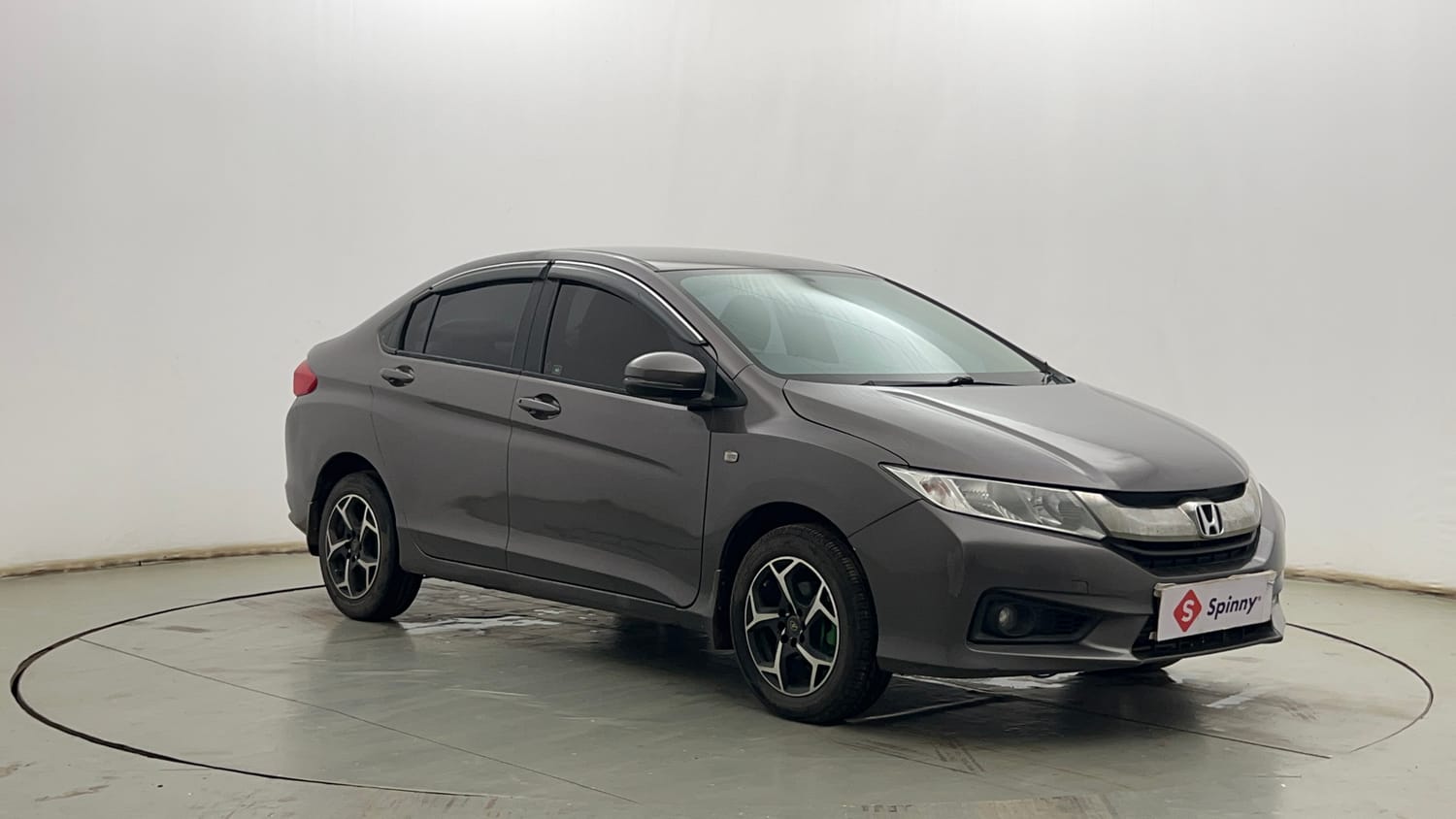 Used 2014 Honda City SV Petrol Manual exterior RIGHT FRONT CORNER VIEW
