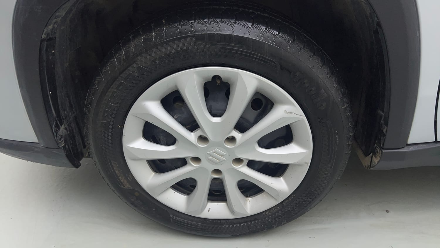 Used 2024 Maruti Suzuki Grand Vitara Delta Smart Hybrid Petrol Manual tyres LEFT FRONT TYRE RIM VIEW