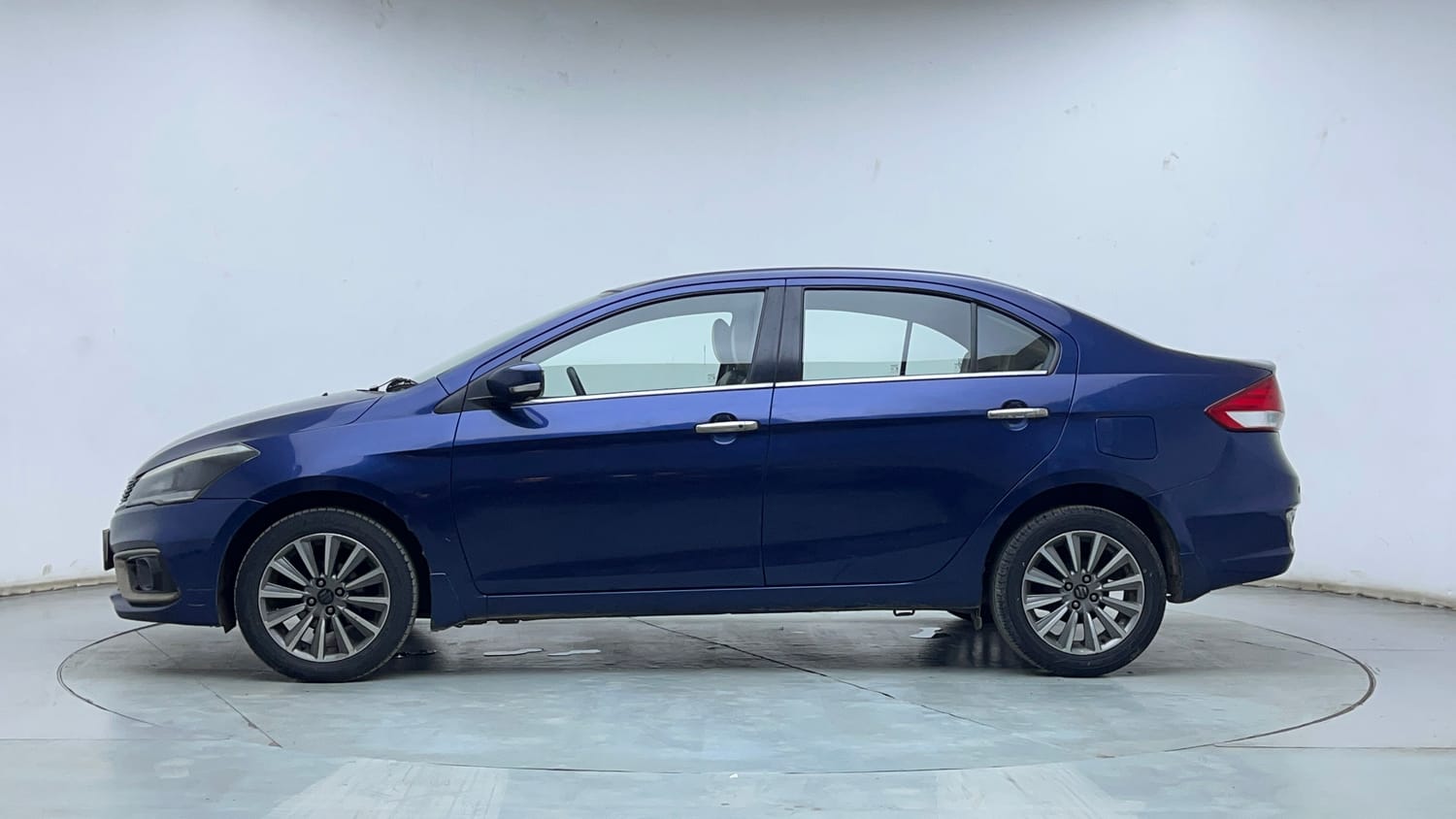 Used 2018 Maruti Suzuki Ciaz Alpha Hybrid 1.5 AT Petrol Automatic exterior LEFT SIDE VIEW