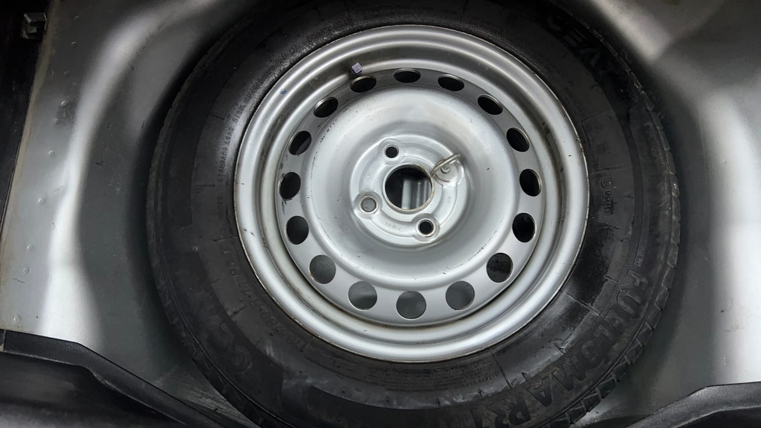 Used 2017 Maruti Suzuki Swift Lxi (O) Petrol Manual tyres SPARE TYRE VIEW