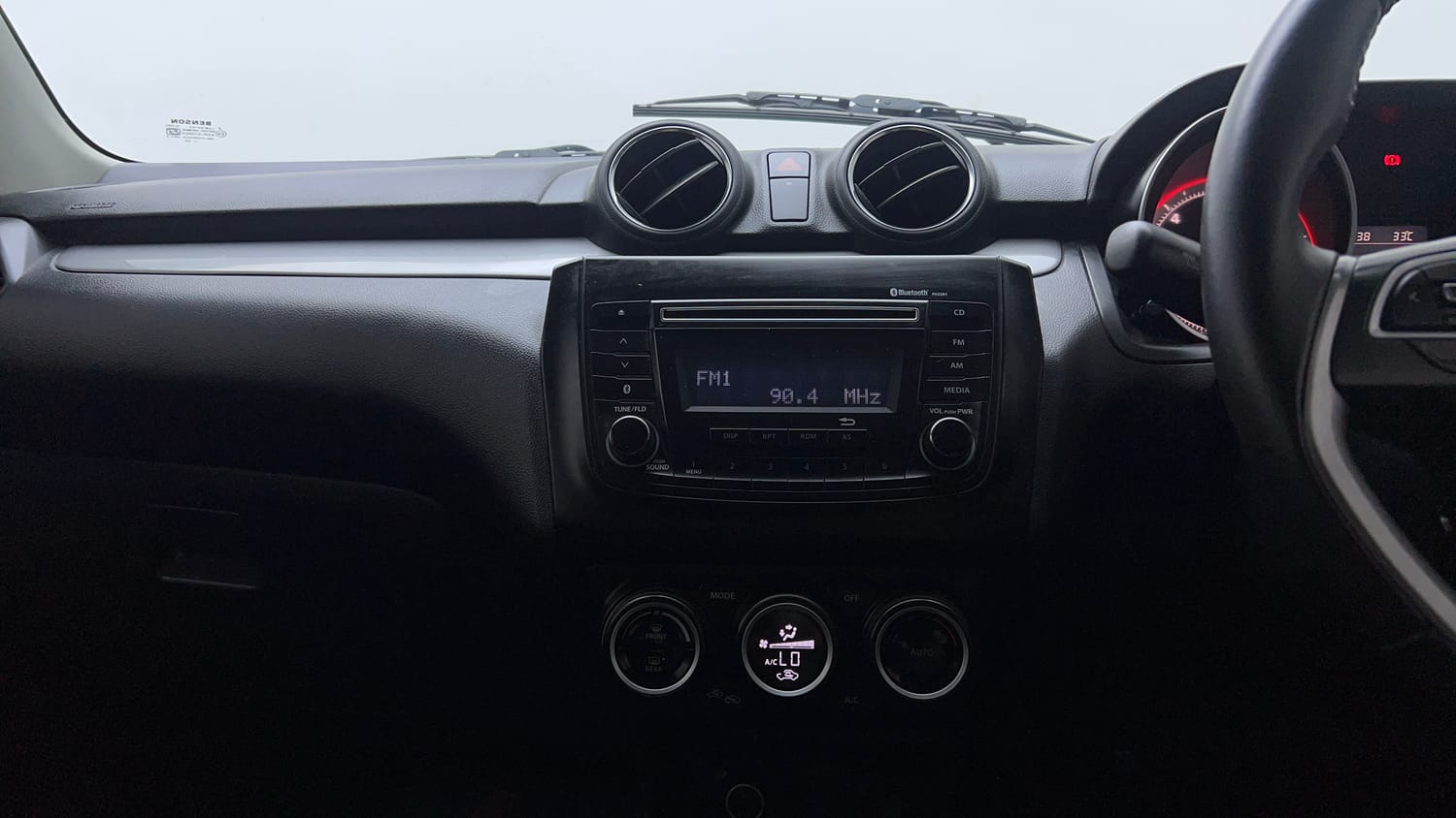Used 2019 Maruti Suzuki Swift ZXi Petrol Manual interior MUSIC SYSTEM & AC CONTROL VIEW