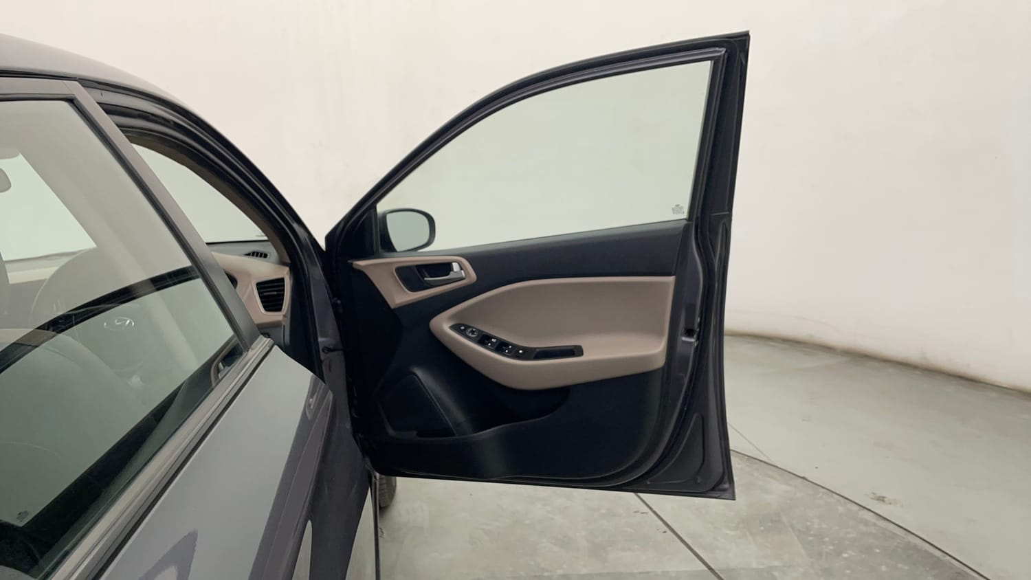 Used 2019 Hyundai Elite i20 Sportz Plus 1.2 CVT Petrol Automatic interior RIGHT FRONT DOOR OPEN VIEW