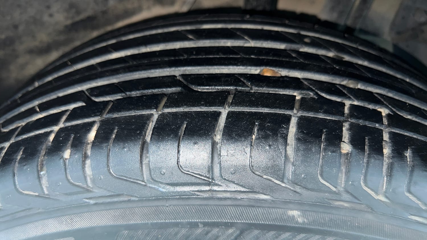 Used 2021 Tata Nexon XZA Plus Petrol Automatic tyres LEFT REAR TYRE TREAD VIEW