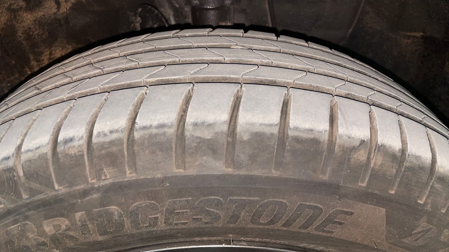 Used 2019 Hyundai Elite i20 Sportz Plus 1.2 CVT Petrol Automatic tyres RIGHT FRONT TYRE TREAD VIEW