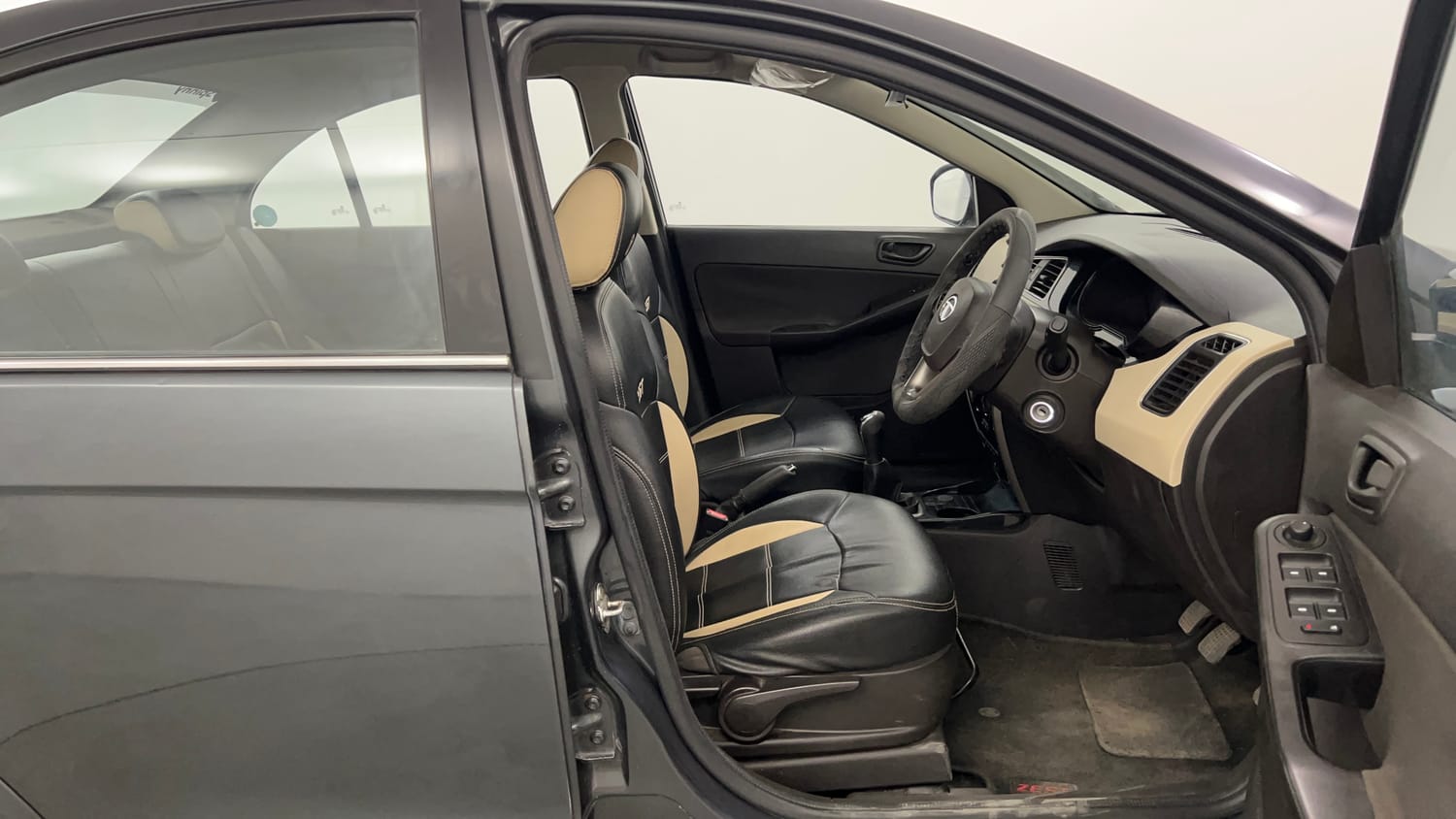 Used 2015 Tata Zest XMS Petrol Petrol Manual interior RIGHT SIDE FRONT DOOR CABIN VIEW