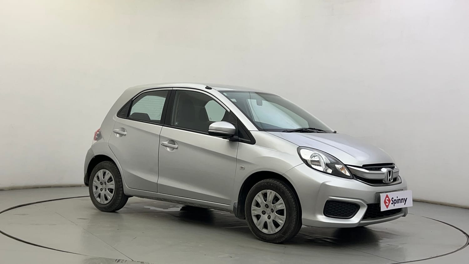 Used 2017 Honda Brio S MT Petrol Manual exterior RIGHT FRONT CORNER VIEW