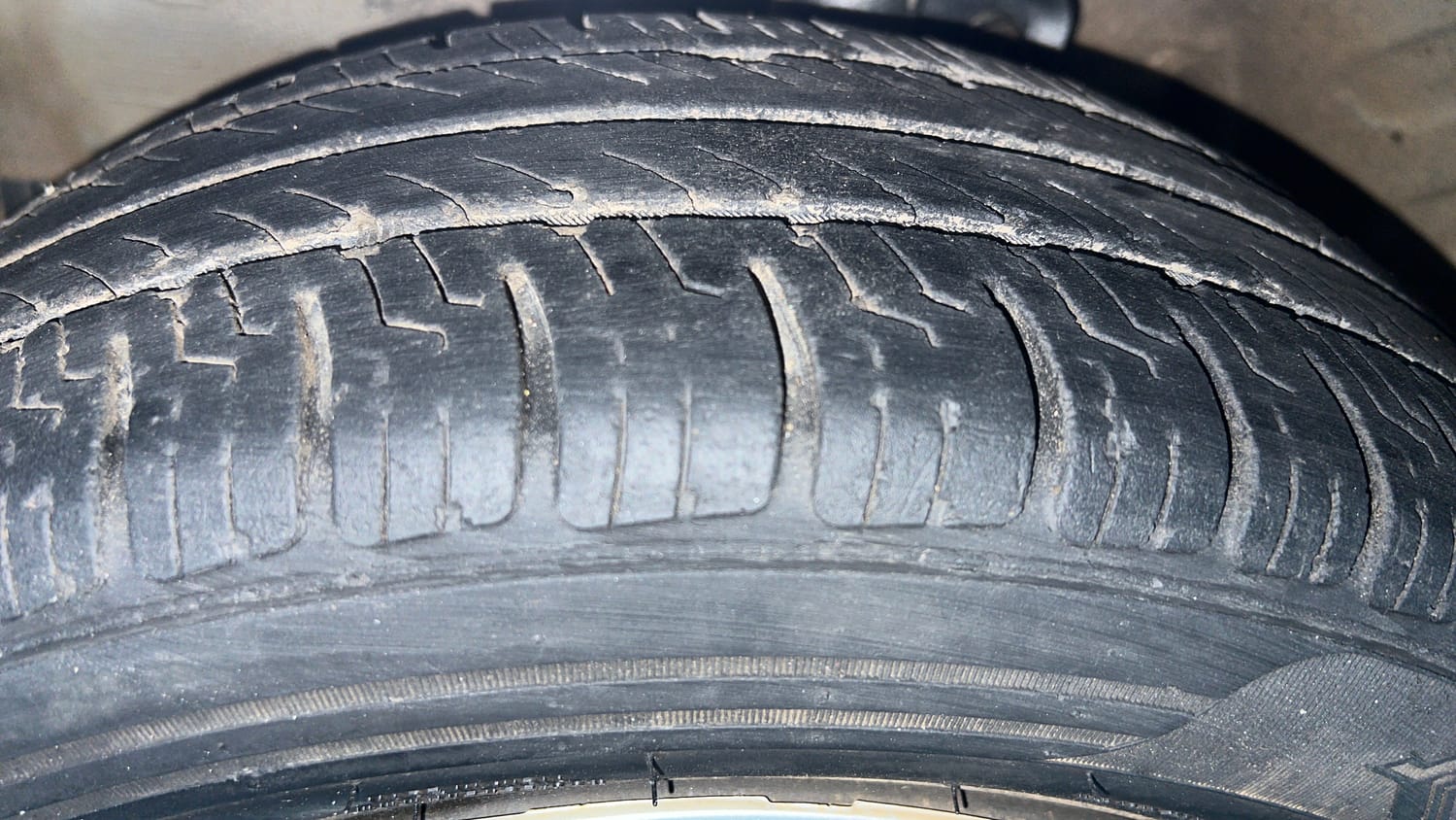 Used 2019 Maruti Suzuki Celerio VXi (O) CNG Cng Manual tyres LEFT FRONT TYRE TREAD VIEW