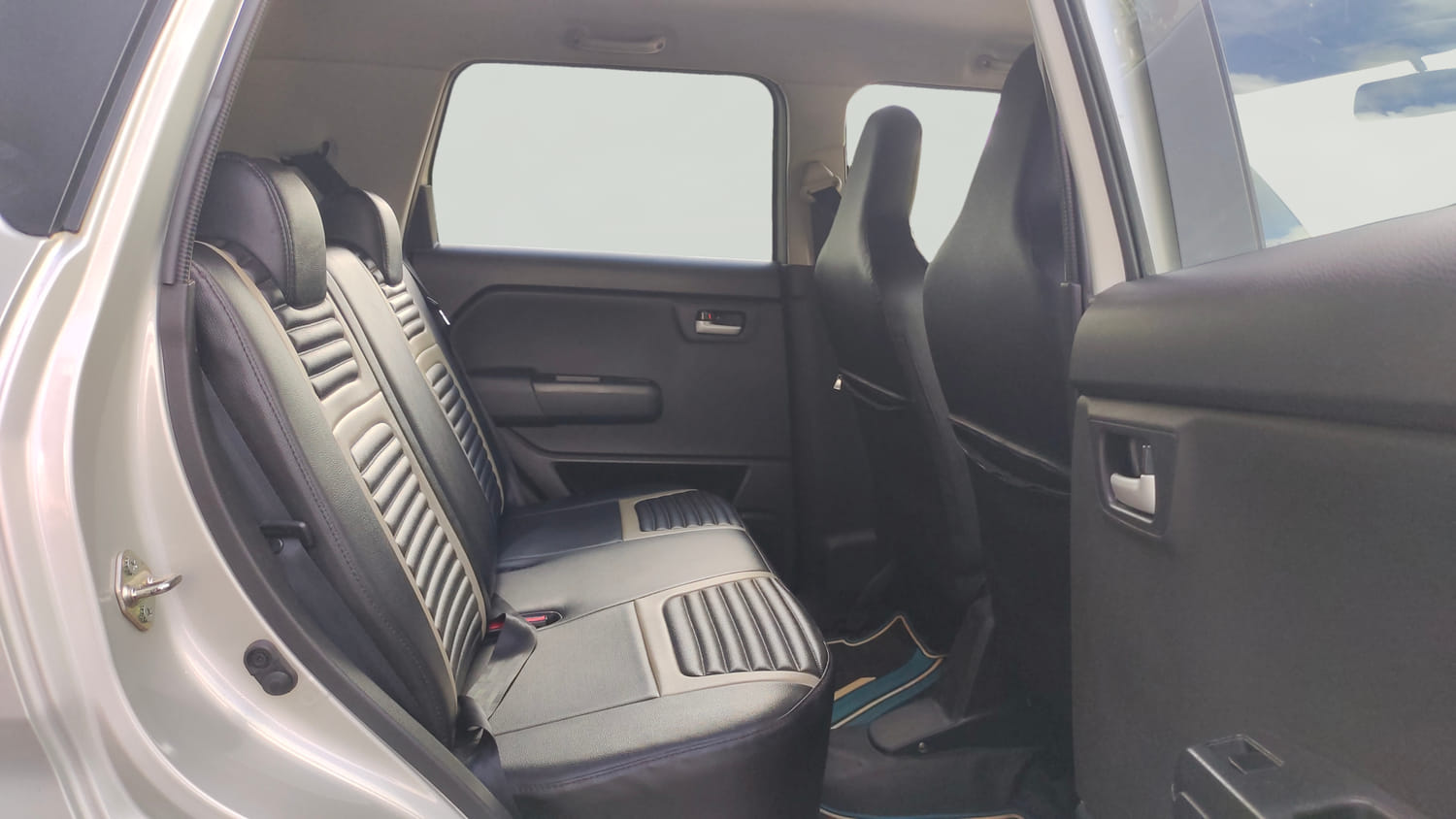 Used 2022 Maruti Suzuki Wagon R ZXi 1.2 Petrol Manual interior RIGHT SIDE REAR DOOR CABIN VIEW