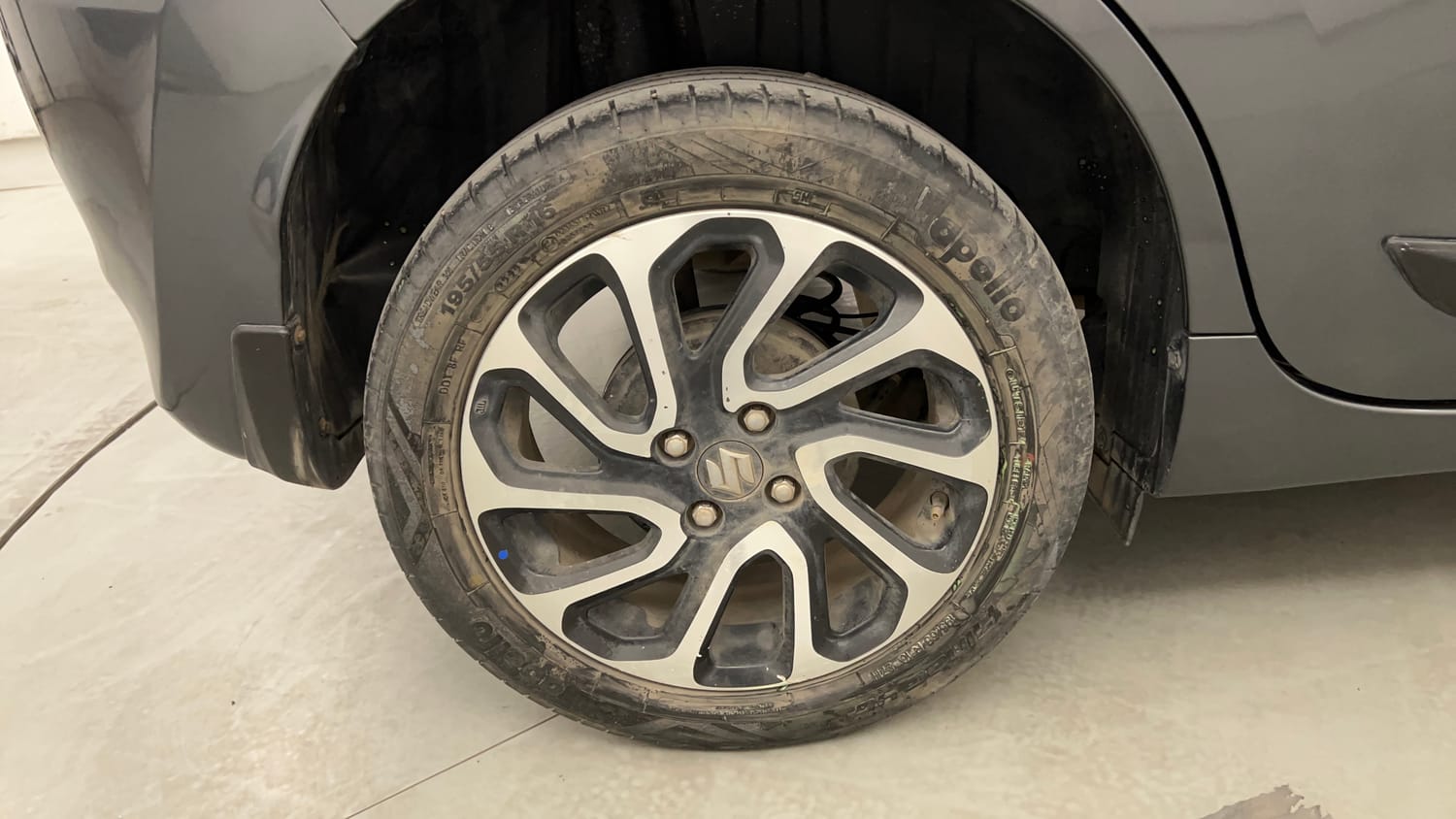 Used 2022 Maruti Suzuki Baleno Alpha MT Petrol Manual tyres RIGHT REAR TYRE RIM VIEW
