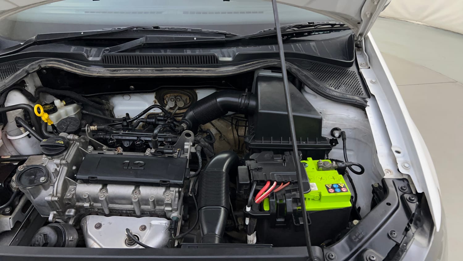 Used 2018 Volkswagen Polo Highline Plus 1.2( P)16 Alloy Petrol Manual engine ENGINE LEFT SIDE HINGE & APRON VIEW