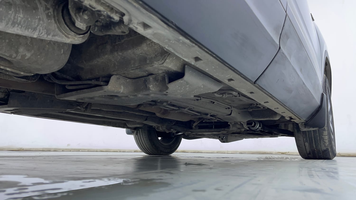 Used 2021 Tata Harrier XZA Plus Dark Edition Diesel Automatic extra REAR RIGHT UNDERBODY VIEW
