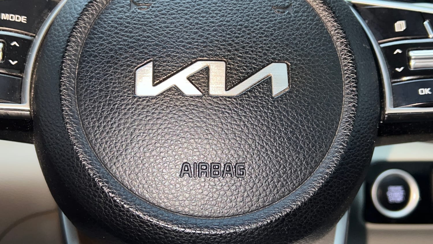 Used 2023 Kia Sonet HTX 1.0 Turbo Petrol DCT Petrol Automatic top_features Airbags