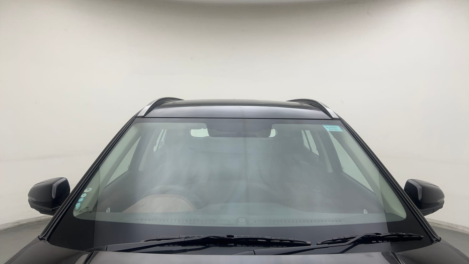 Used 2023 Hyundai Alcazar Signature (O) 7 Seater 1.5 Diesel AT Diesel Automatic exterior FRONT WINDSHIELD VIEW