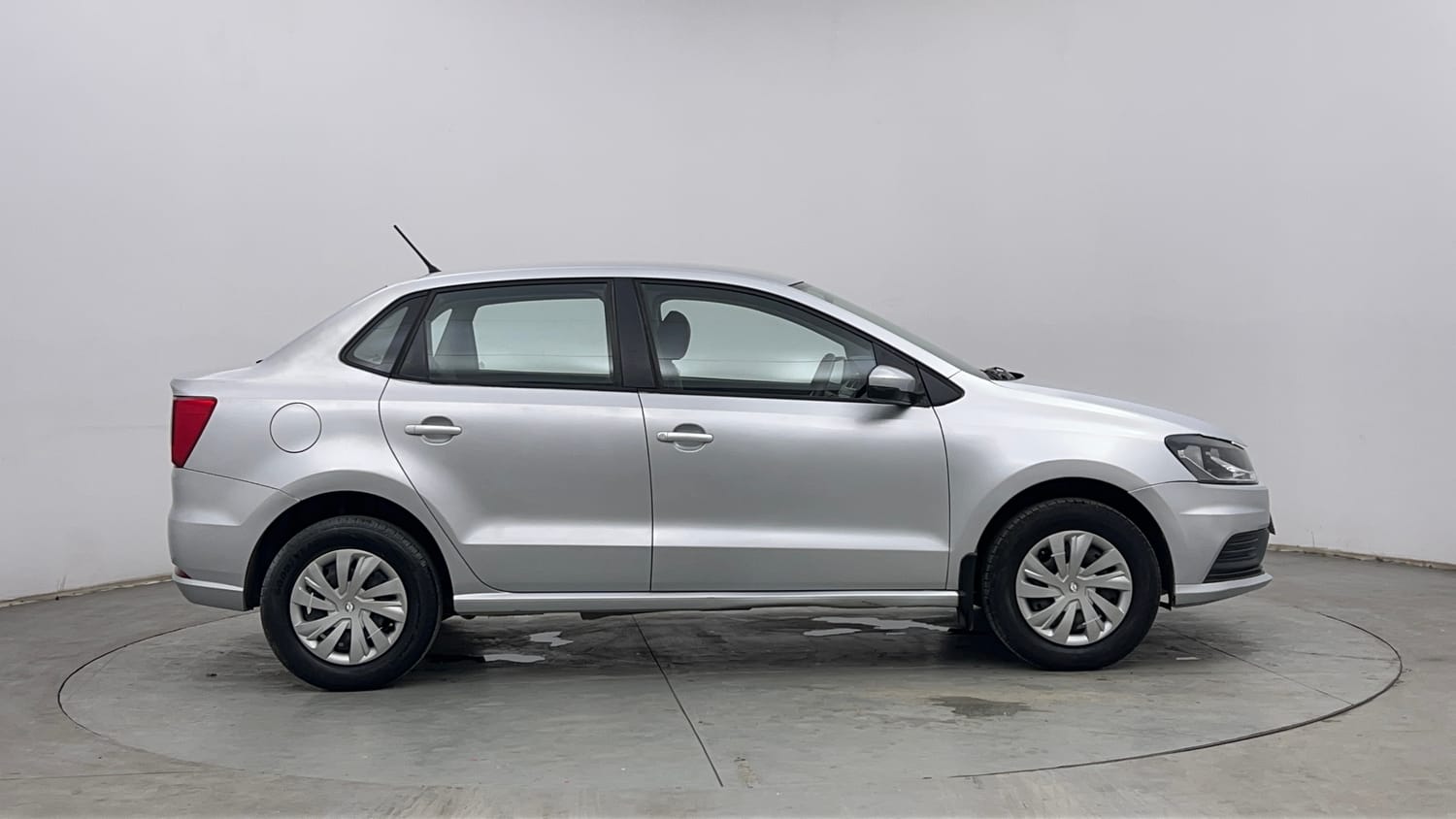 Used 2019 Volkswagen Ameo Trendline 1.0L (P) Petrol Manual exterior RIGHT SIDE VIEW