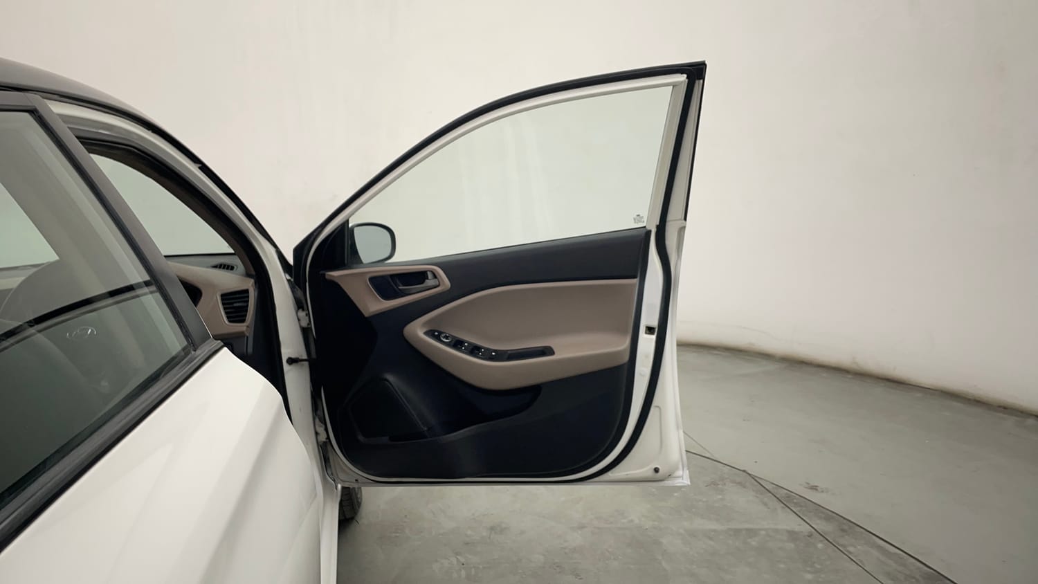 Used 2018 Hyundai Elite i20 Asta 1.2 (O) Petrol Manual interior RIGHT FRONT DOOR OPEN VIEW