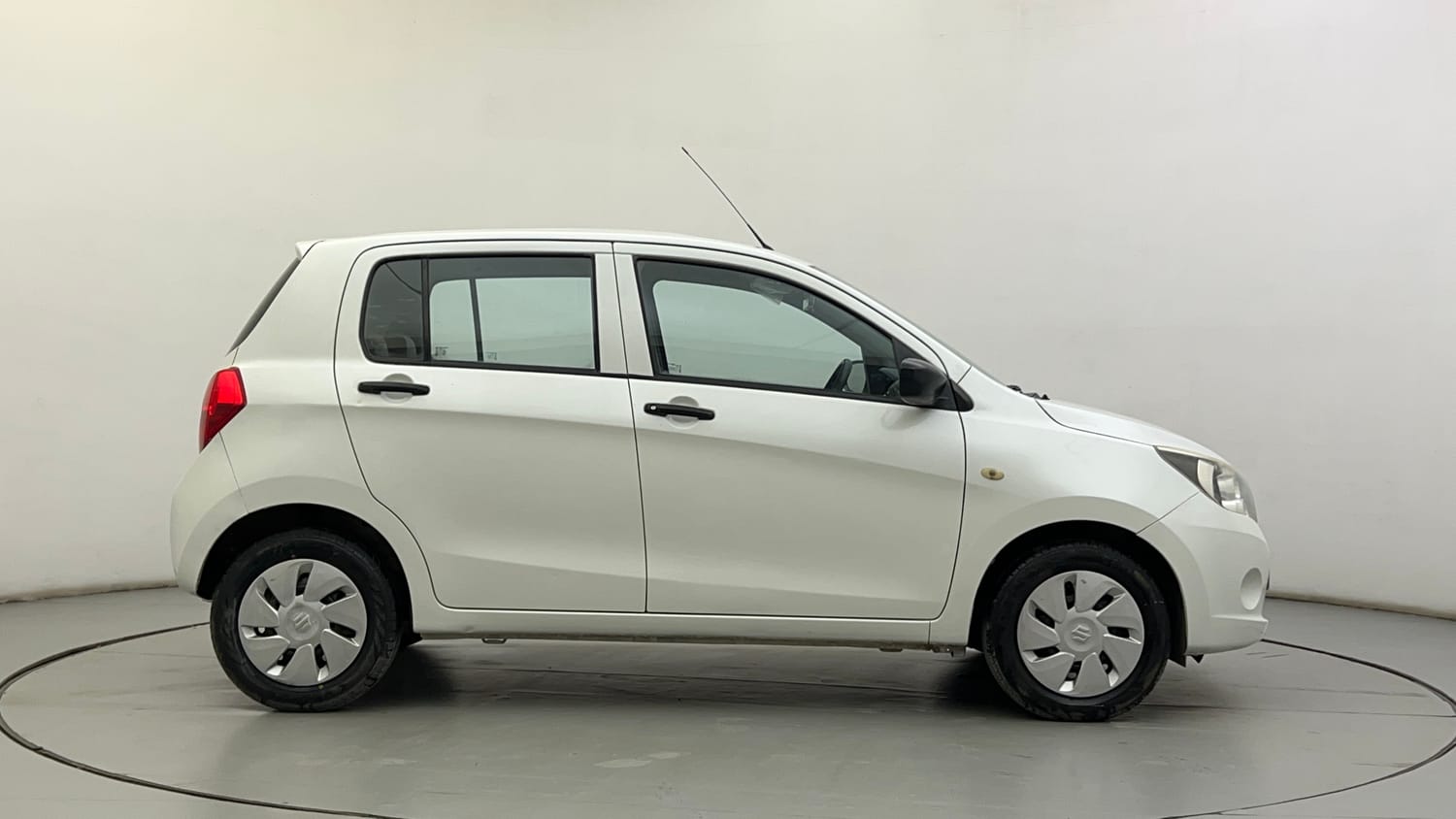 Used 2015 Maruti Suzuki Celerio VXi AMT Petrol Automatic exterior RIGHT SIDE VIEW
